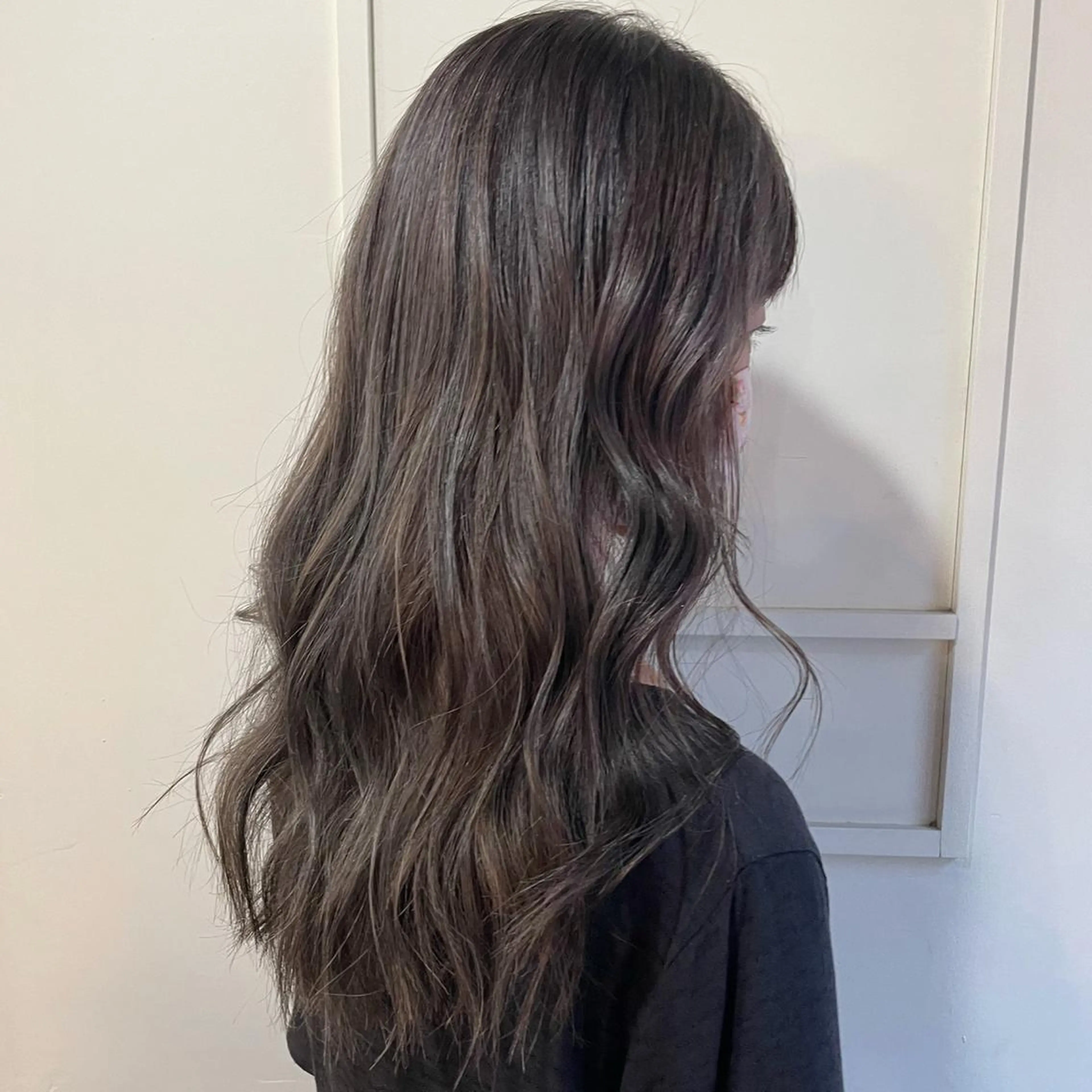 ロング カラー ヘアアレンジ ベージュカラー グレージュ ハイライトカラー オリーブベージュ ハイライト ナガミネアリサ/ 学芸大学/海外ヘアのヘアスタイル