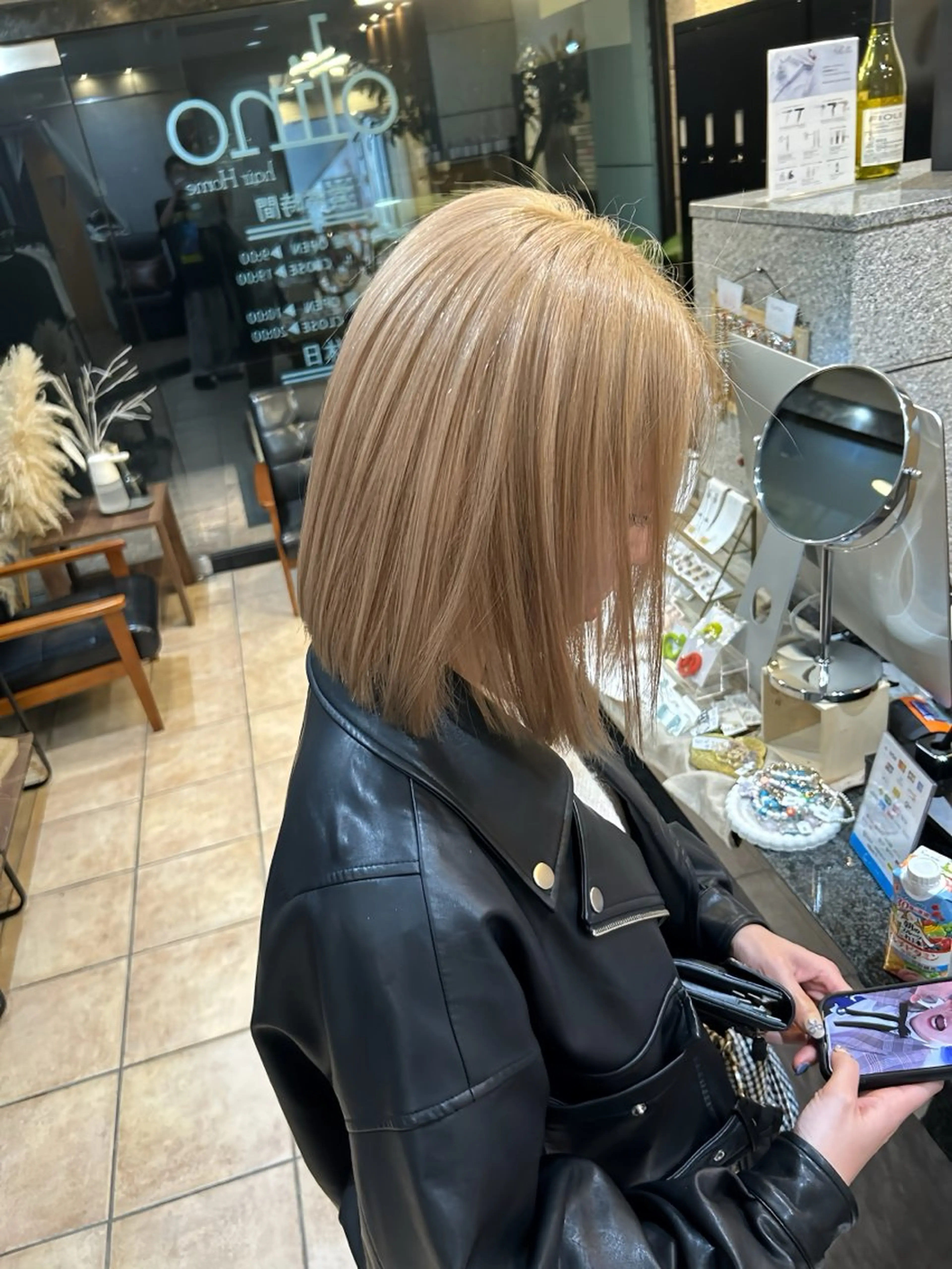 ショート ヘアカラー トリートメント olino/西田辺 エフェクトブリーチのヘアスタイル