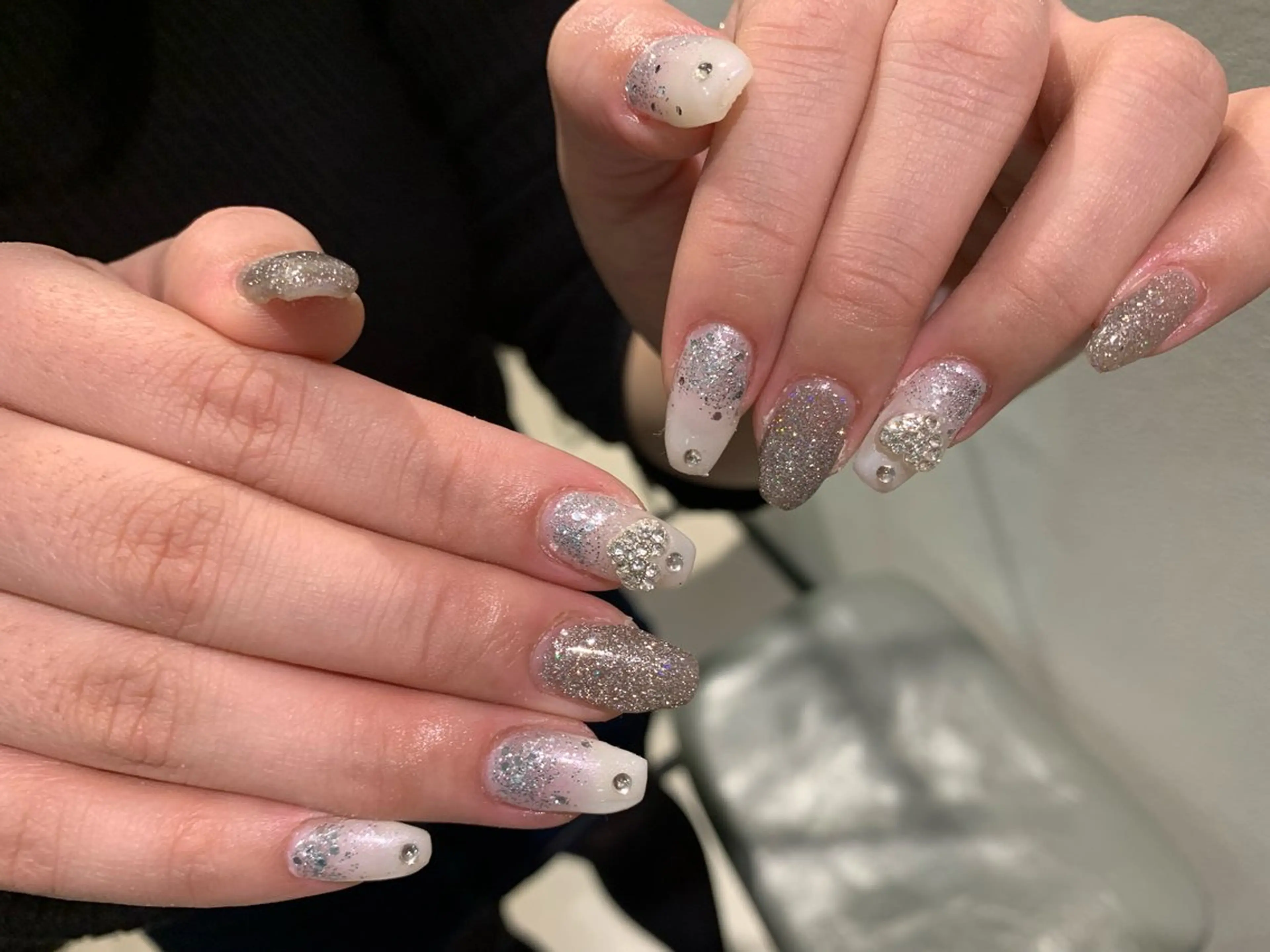 ミディアム NAIL SALON FLOR所属・キラキラネイル/ 韓国ネイルMAKIのネイルデザイン