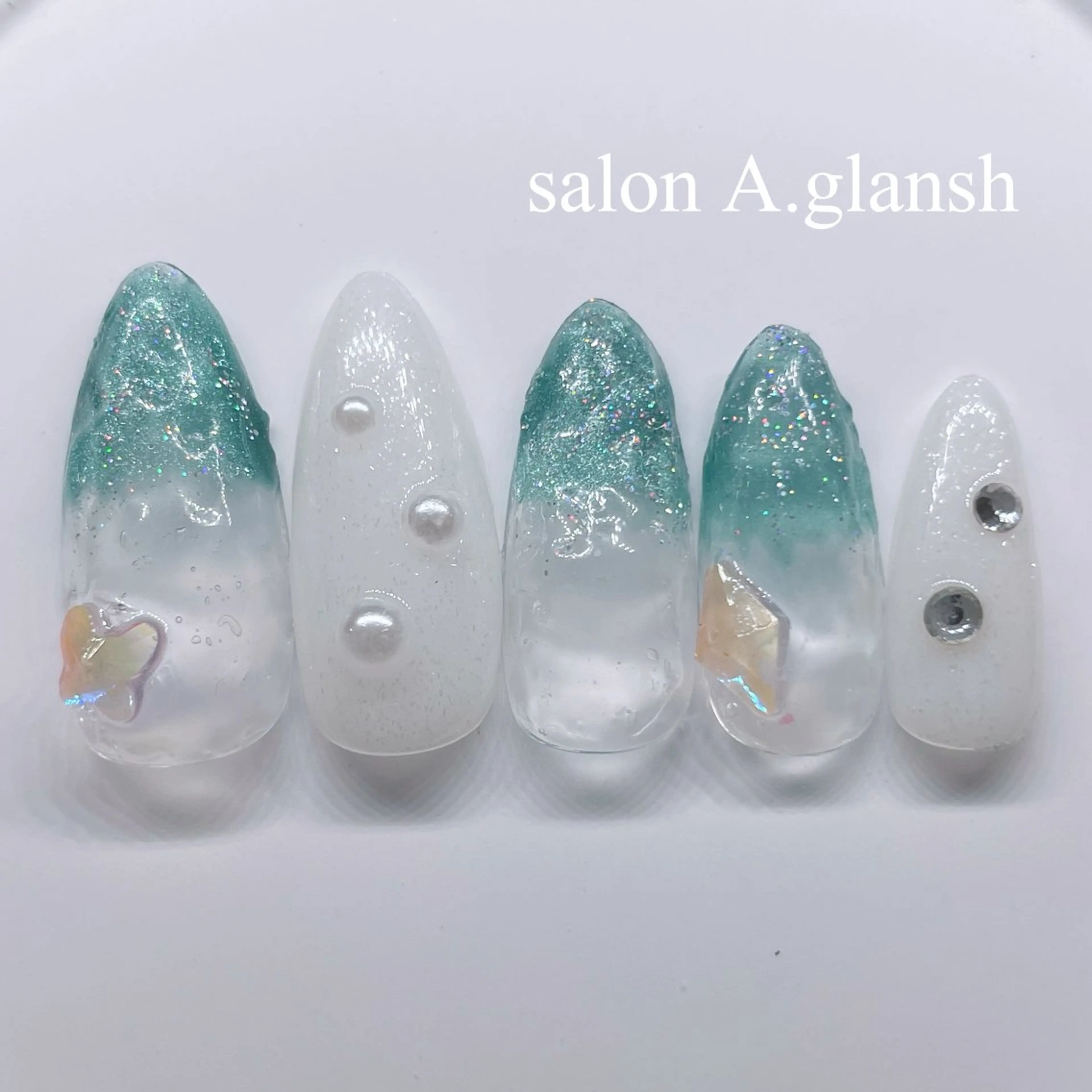 ハンドネイル salon A.glansh所属・肌質改善salon♪ 効果がわかる♪南森町のエステ・リラクイメージ