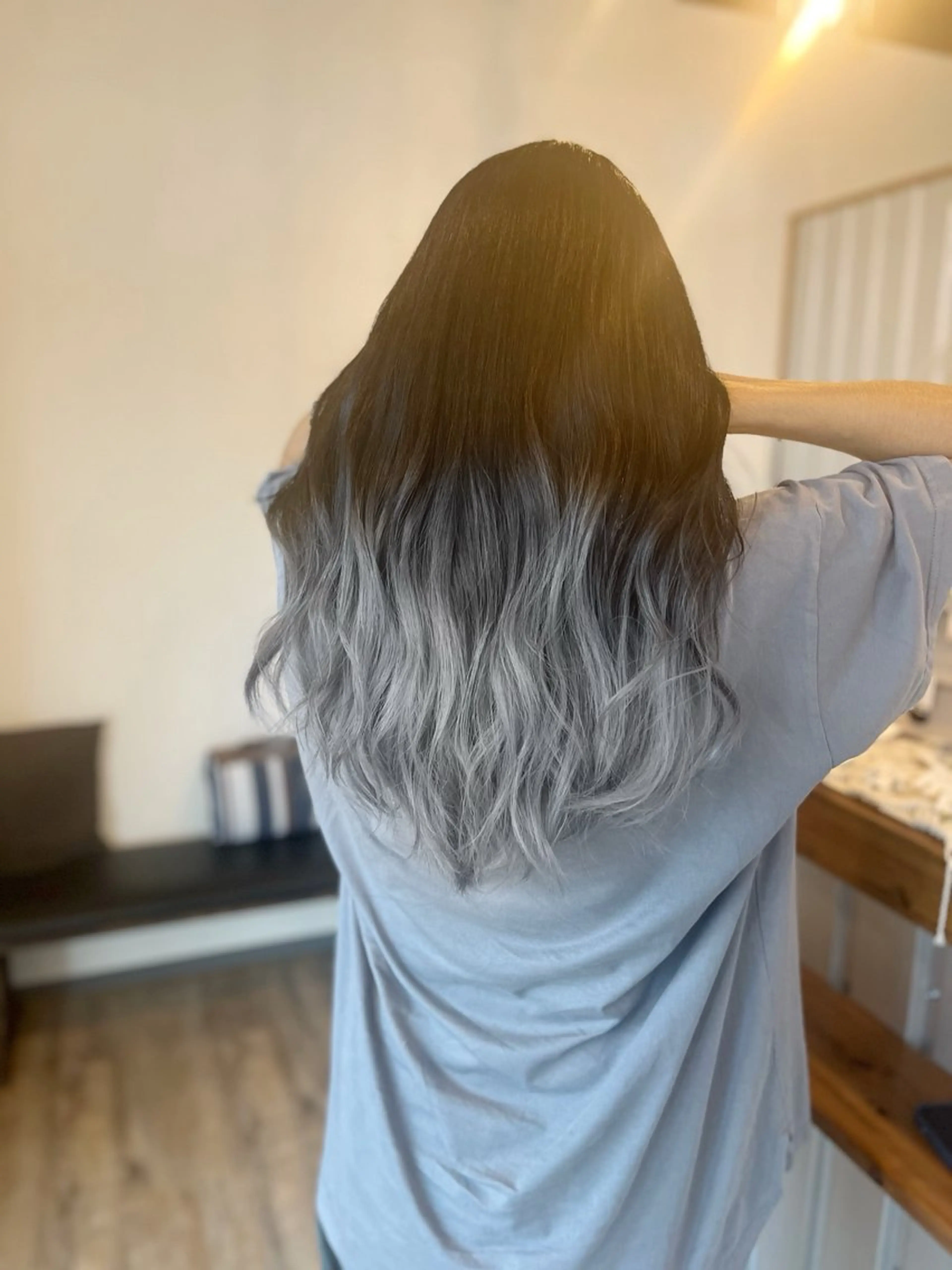 カラー シルバー ホワイトシルバー G.O.A.T hair所属・Karen ✂︎GOAThairのヘアスタイル