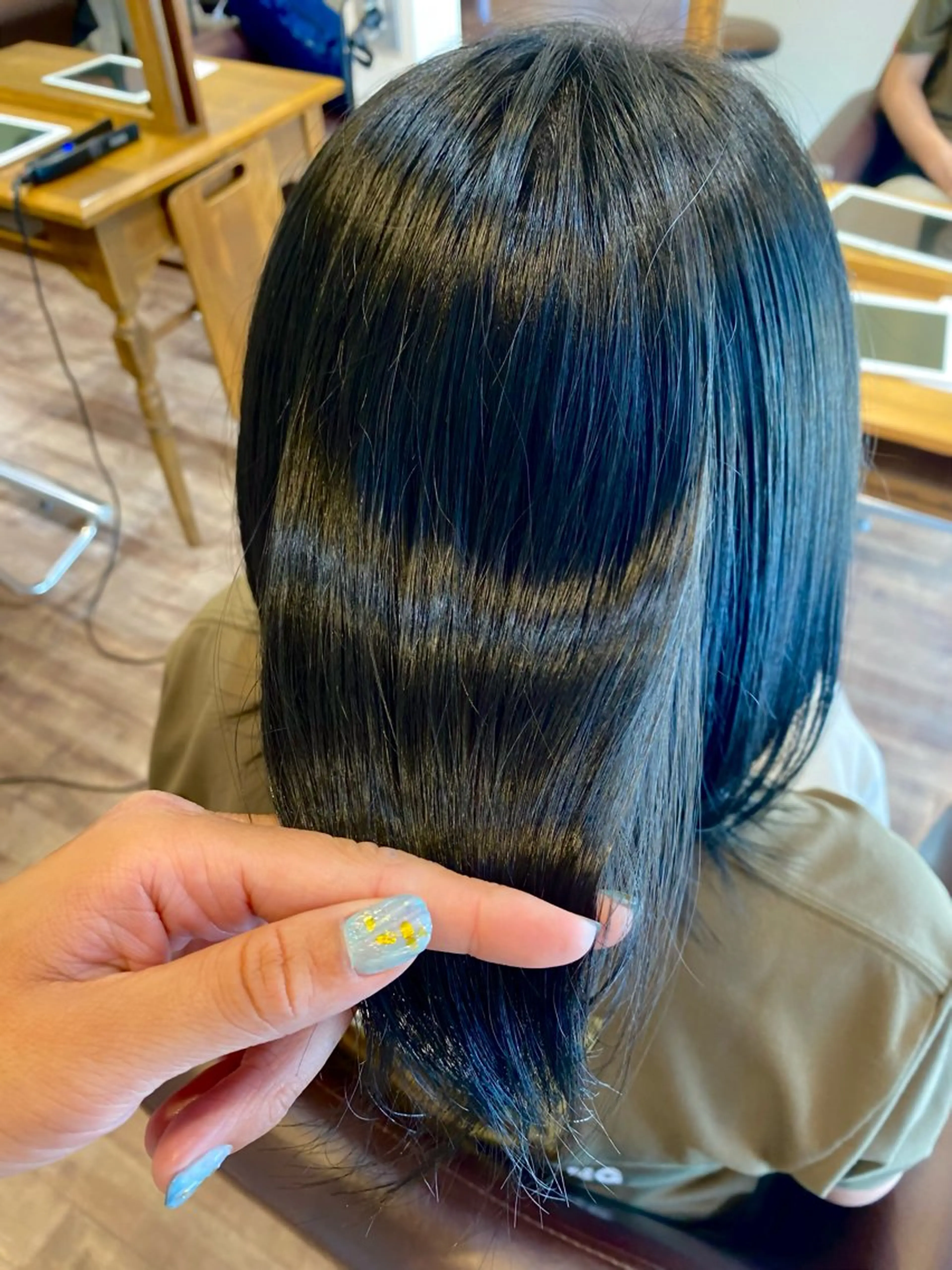 ミディアム カット ヘアカラー 美容室Limb所属・髪質改善/縮毛/小林 水葵のヘアスタイル