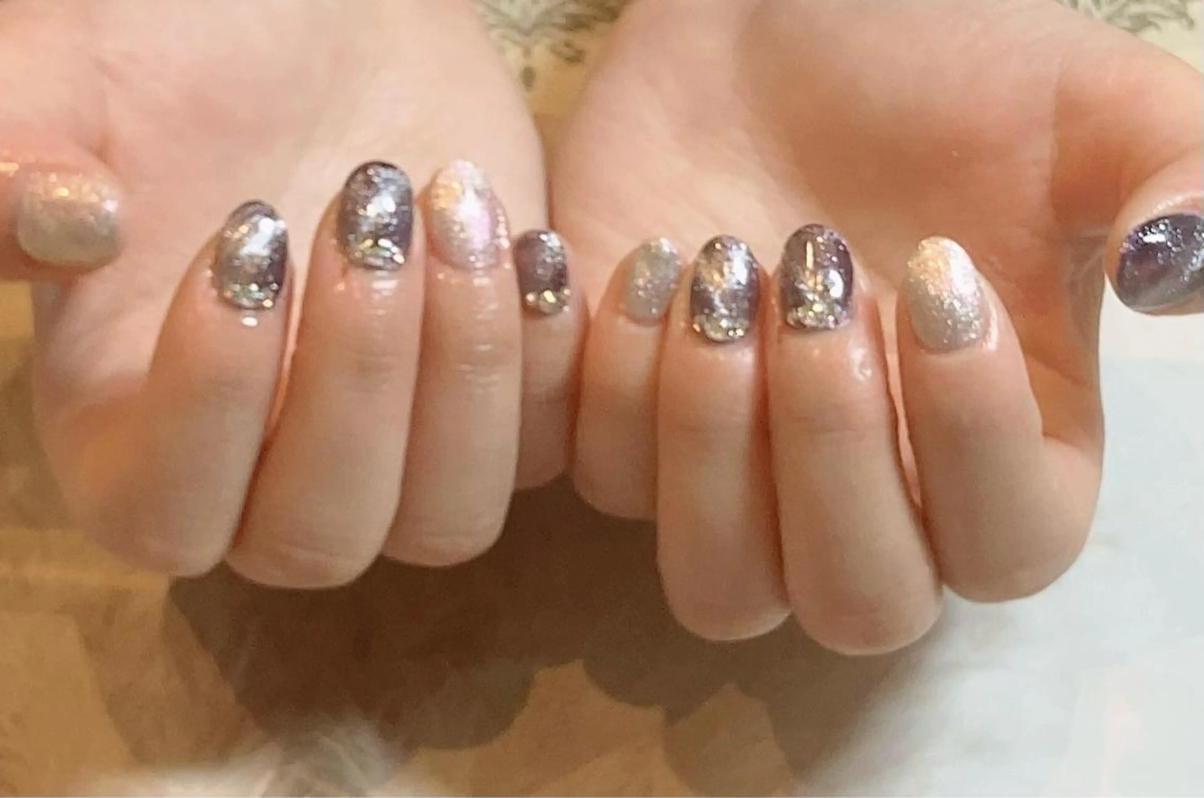 ネイル ワンカラーネイル ストーンネイル ハンドネイル トータルビューティサロン cure所属・mika nailのネイルデザイン