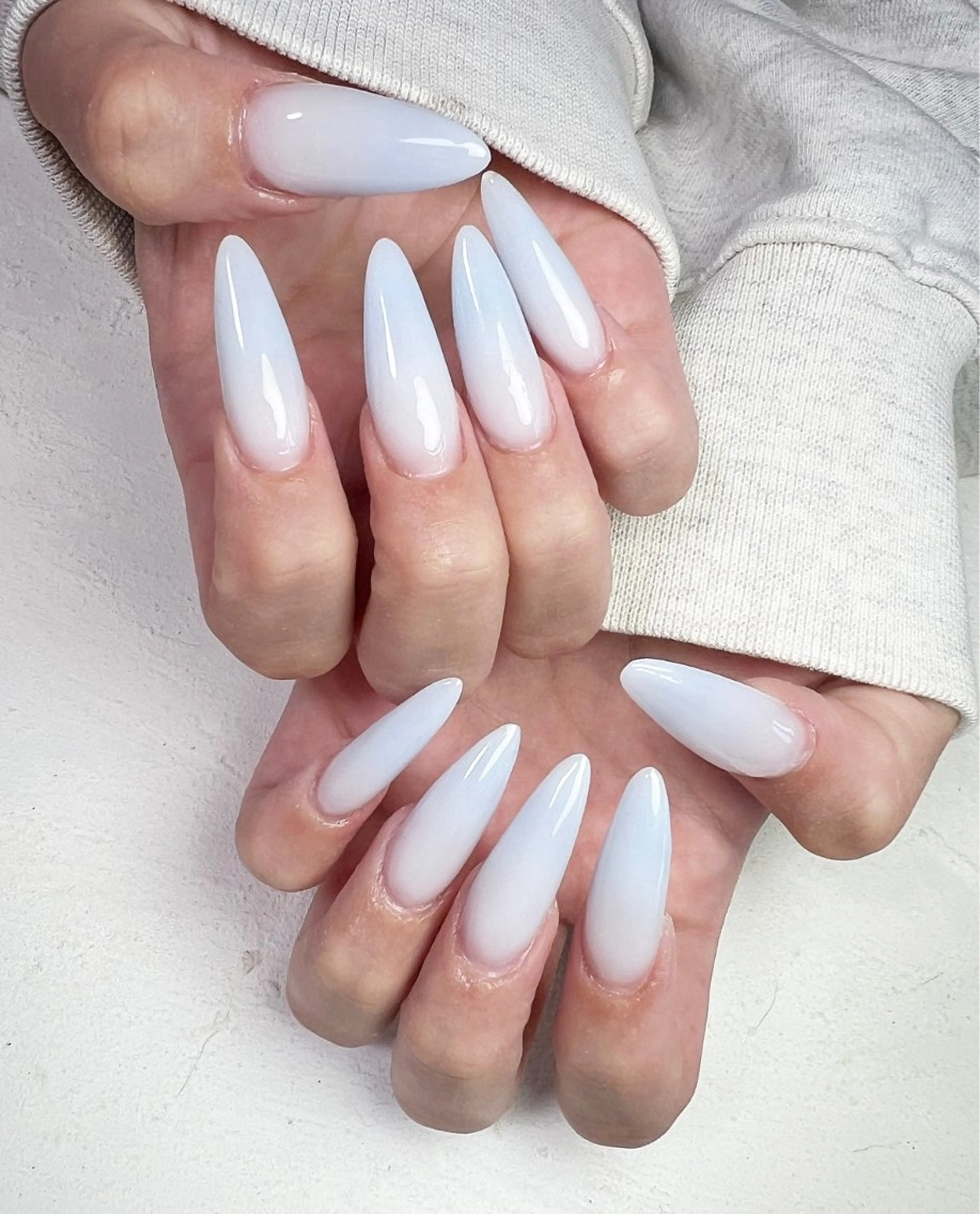 ネイル ブルー グラデーション ハンドネイル ✾ NailRoom Latina🌻💓のネイルデザイン