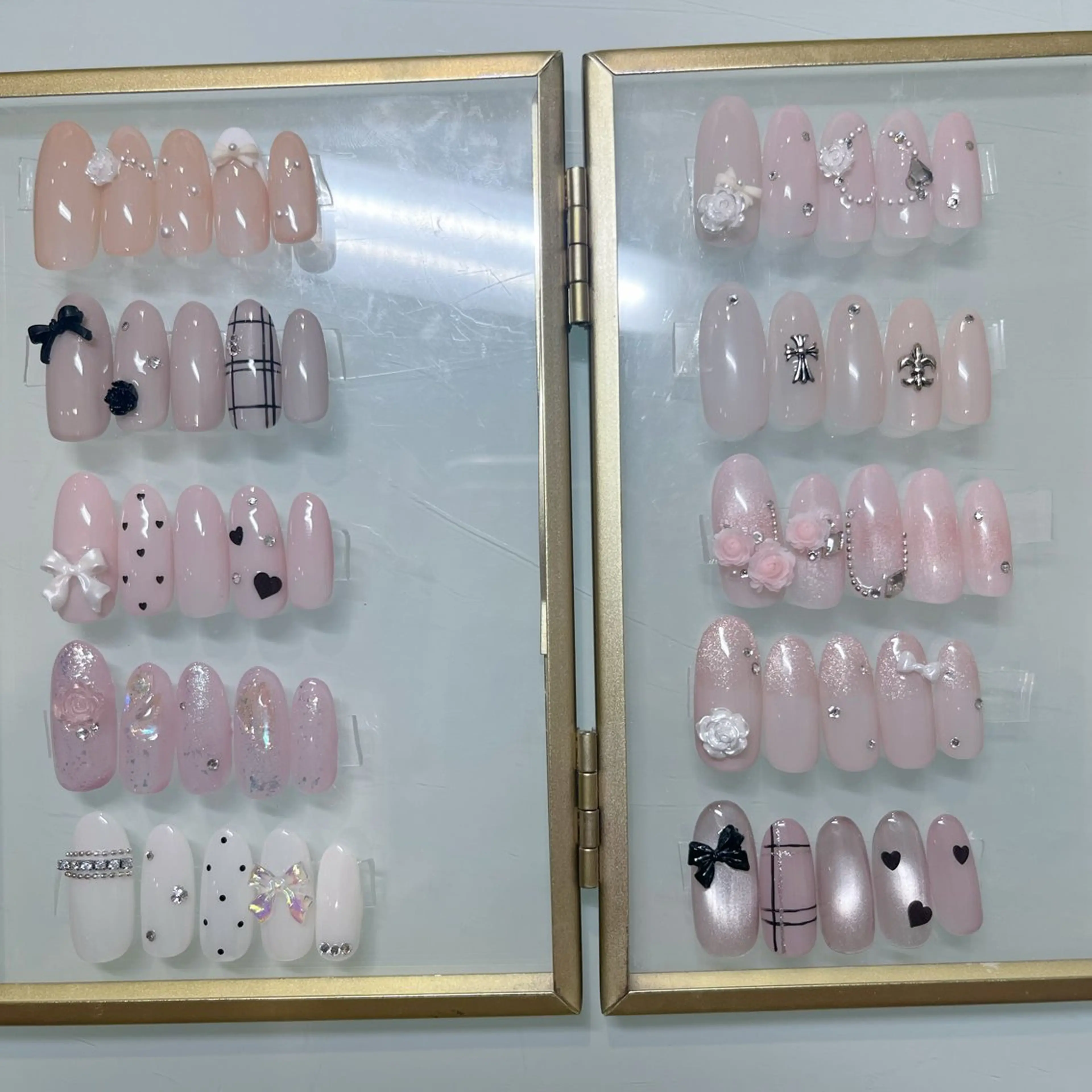 ネイル アートネイル ガーリー 韓国ネイル 持ち込み ワンホンネイル ハンドネイル KOKONA 🎀のネイルデザイン