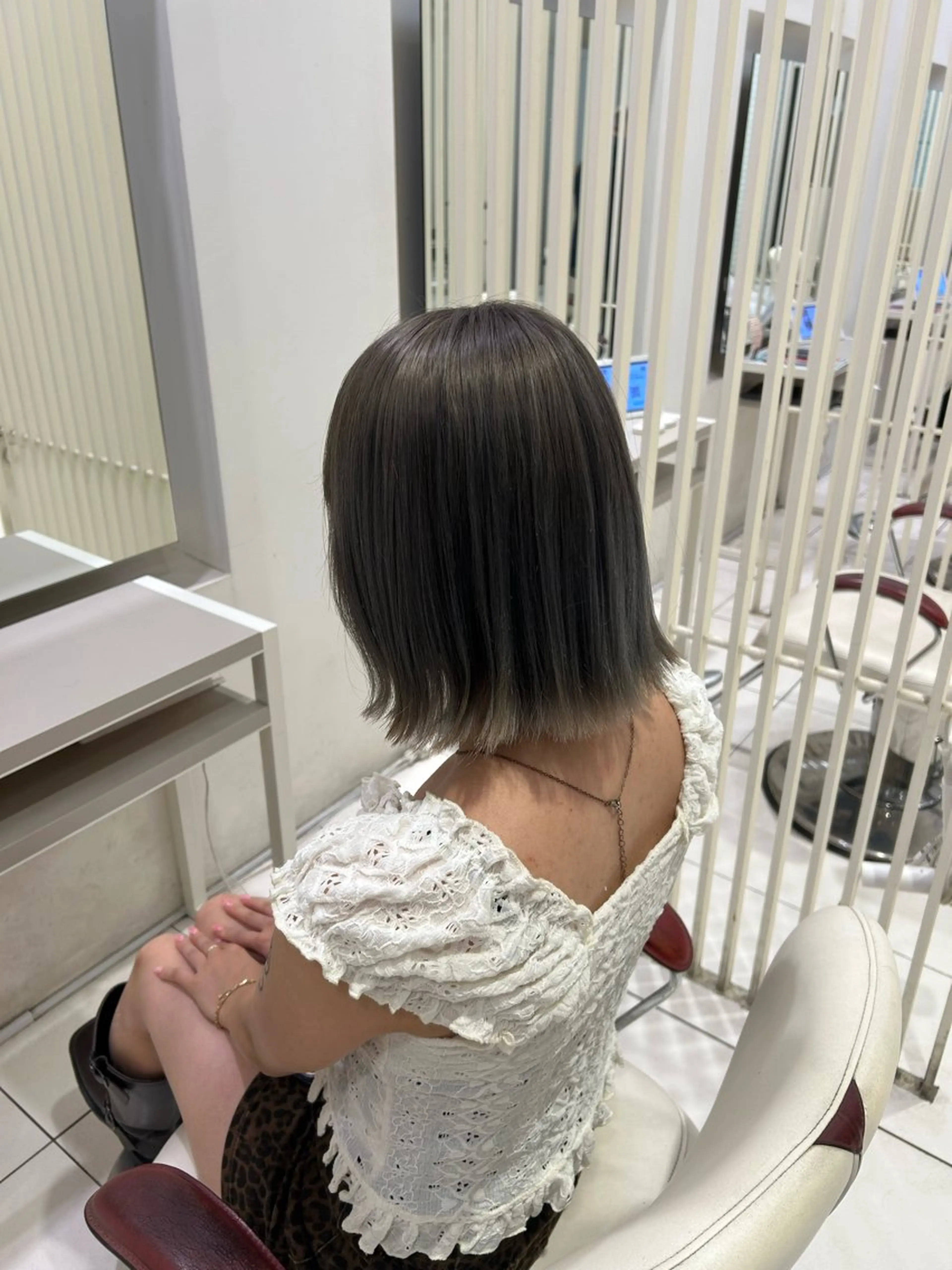 ミディアム ヘアカラー Earth市ヶ谷店所属・艶カラー特化美容師 ✂️✨️REIA✨️のヘアスタイル