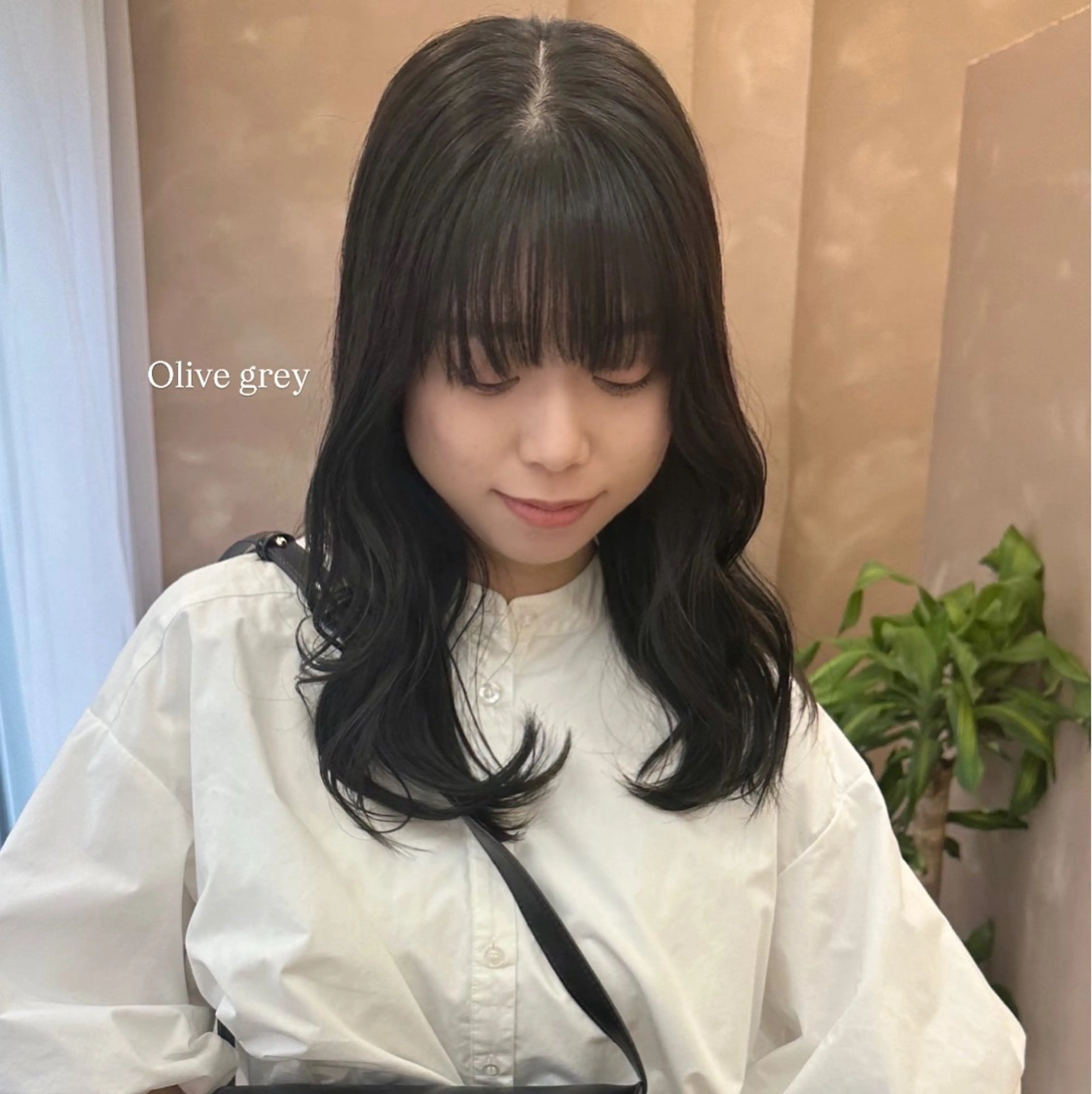 セミロング カラー 透明感カラー グレージュ オリーブグレージュ オリーブグレー ヘアカラー 暖色/girlyヘア /yumeka🩰のヘアスタイル