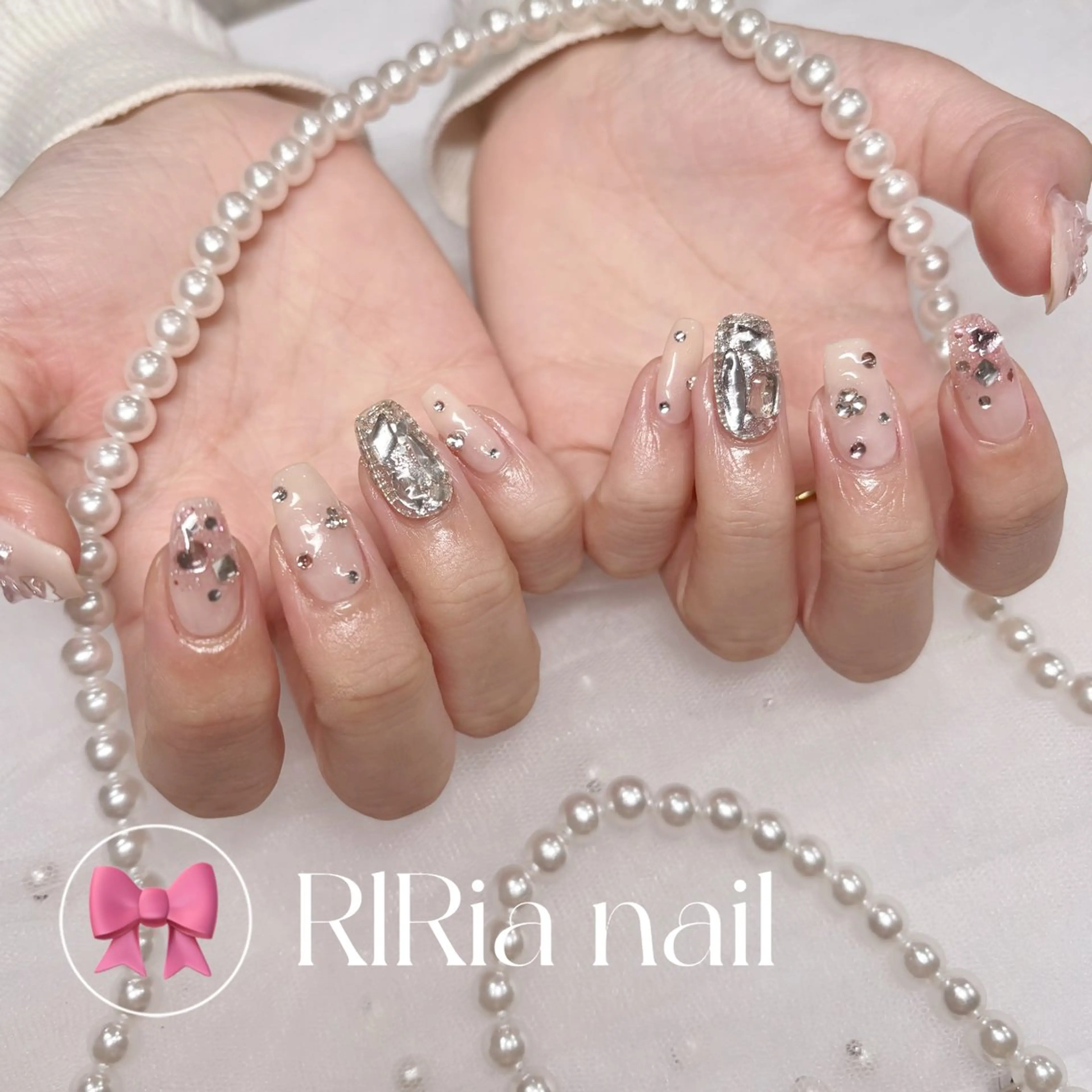 ネイル ラメ(グリッター) シルバー ハンドネイル 🎀『RlRia』（GO TODAY シェアサロン 横浜Solace店内）🎀所属・RlRia .のネイルデザイン