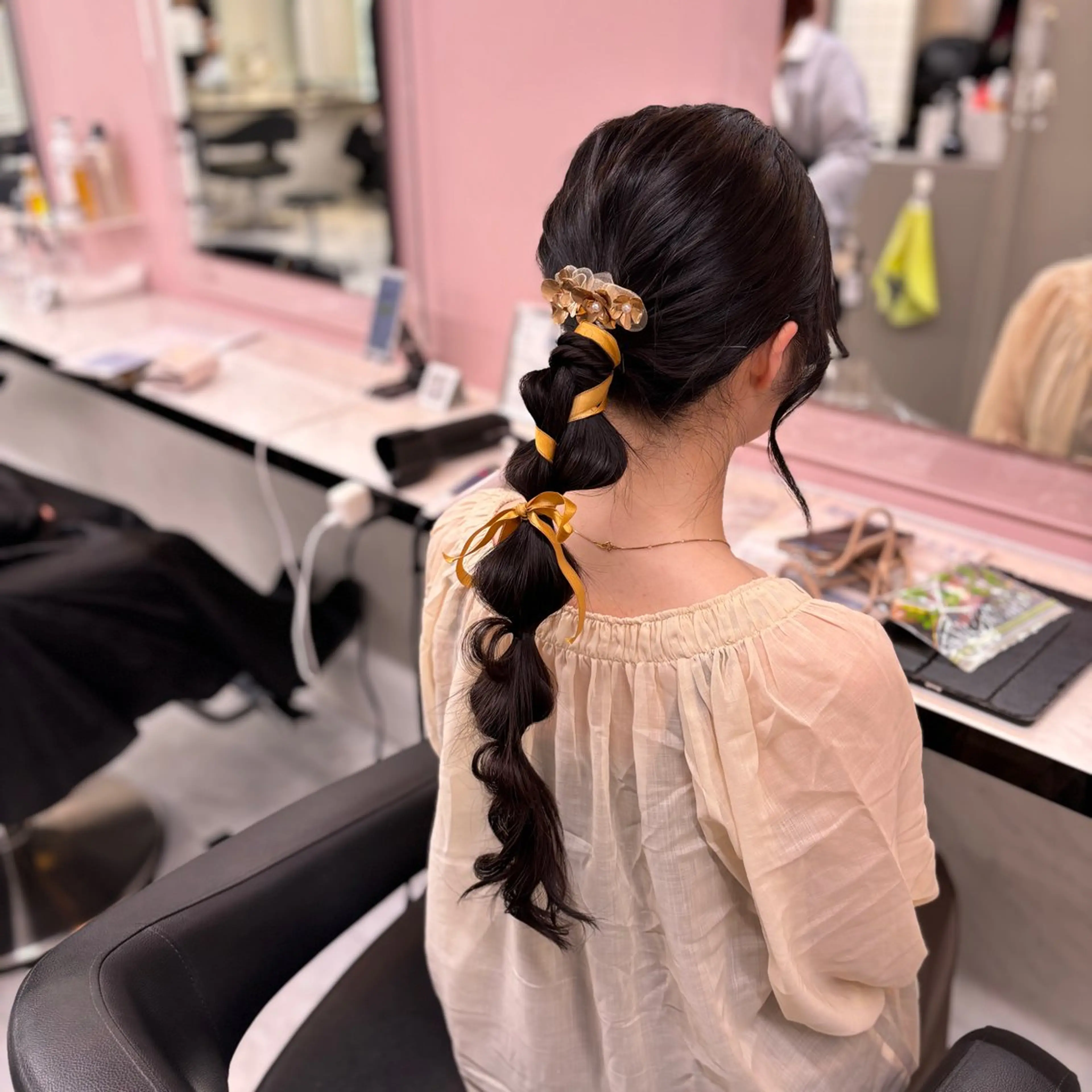 ロング ヘアアレンジ 結婚式・ブライダル ヘアセット 💙ハイトーン韓国風 色白ヘア💙manaのヘアスタイル