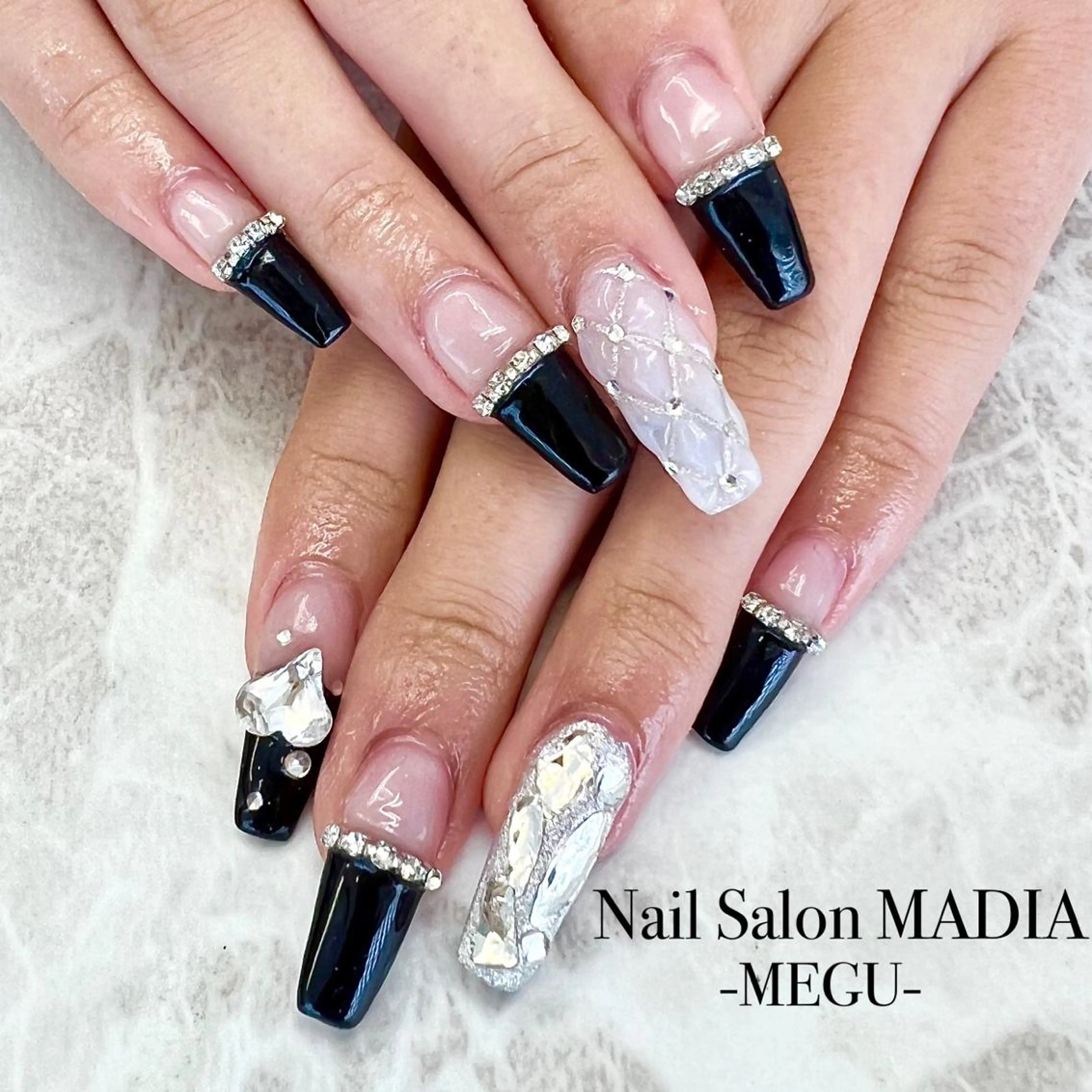 ネイル MADIA藤沢所属・MADIA MEGUのネイルデザイン