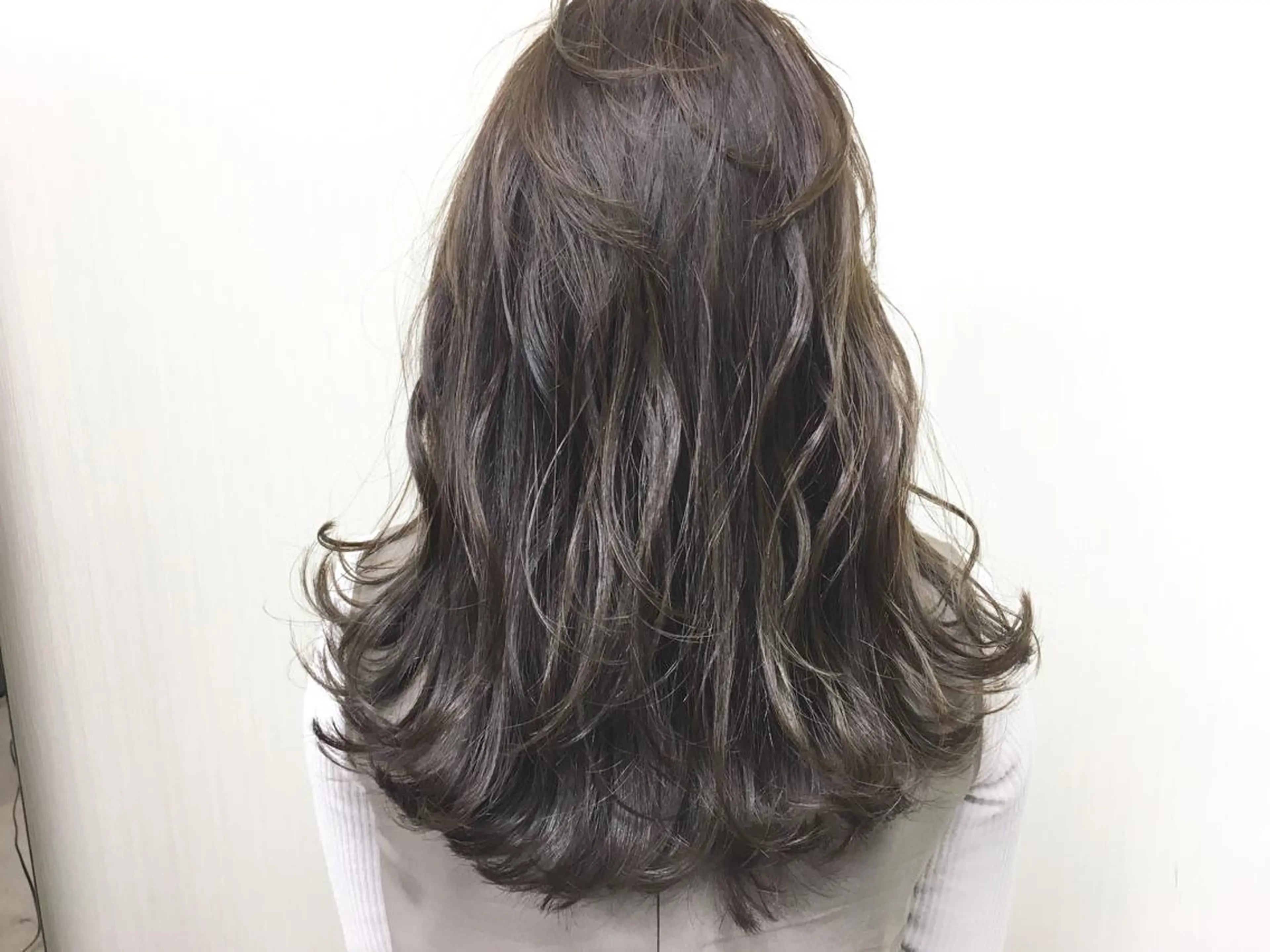 ロング カラー ヘアアレンジ ケアブリーチ白髪染め TAKUMIのヘアスタイル