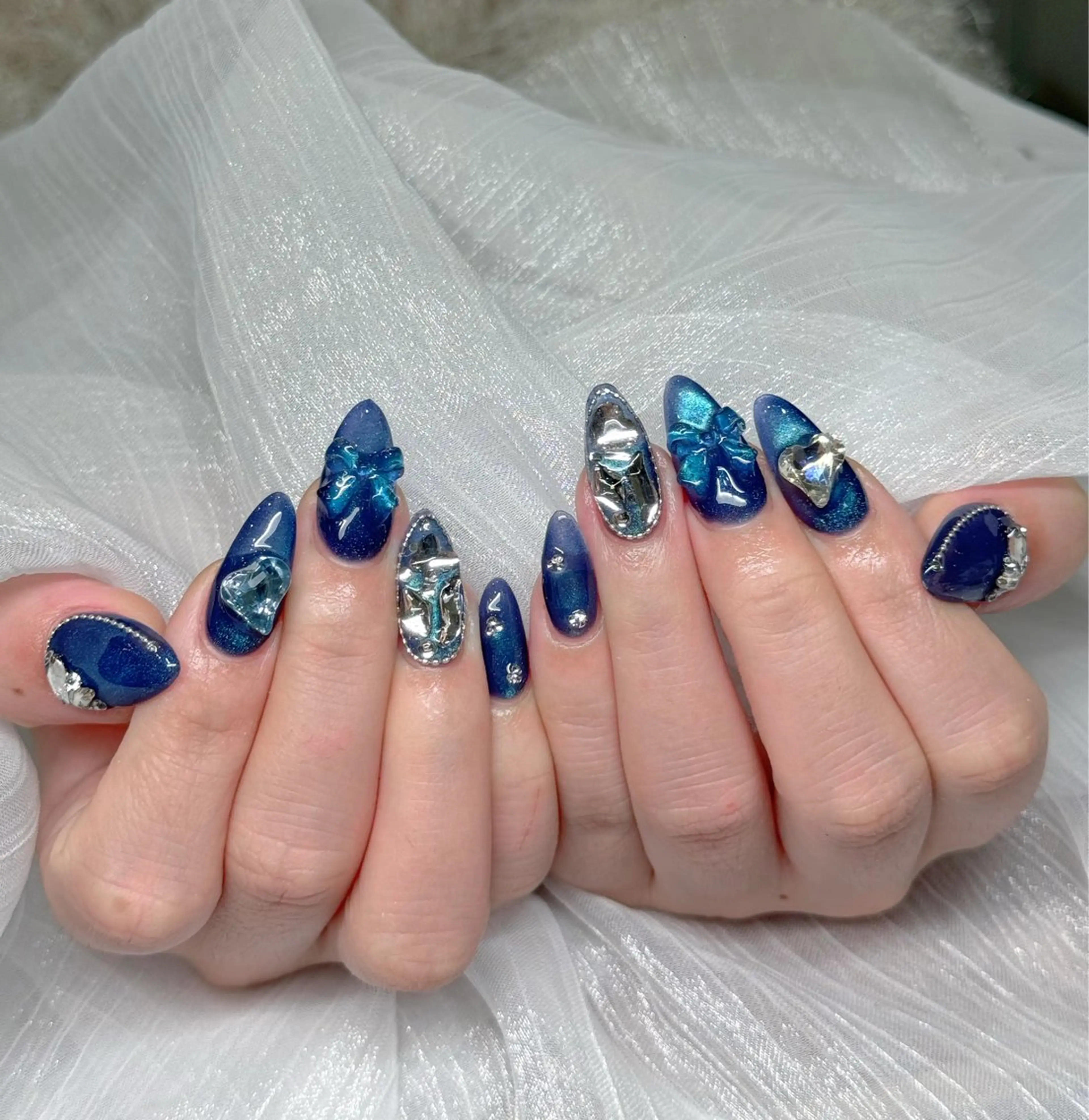 ネイル アートネイル フレンチネイル ジェルネイル グラデーション マグネットネイル ハンドネイル MILO 168 池袋のネイルデザイン