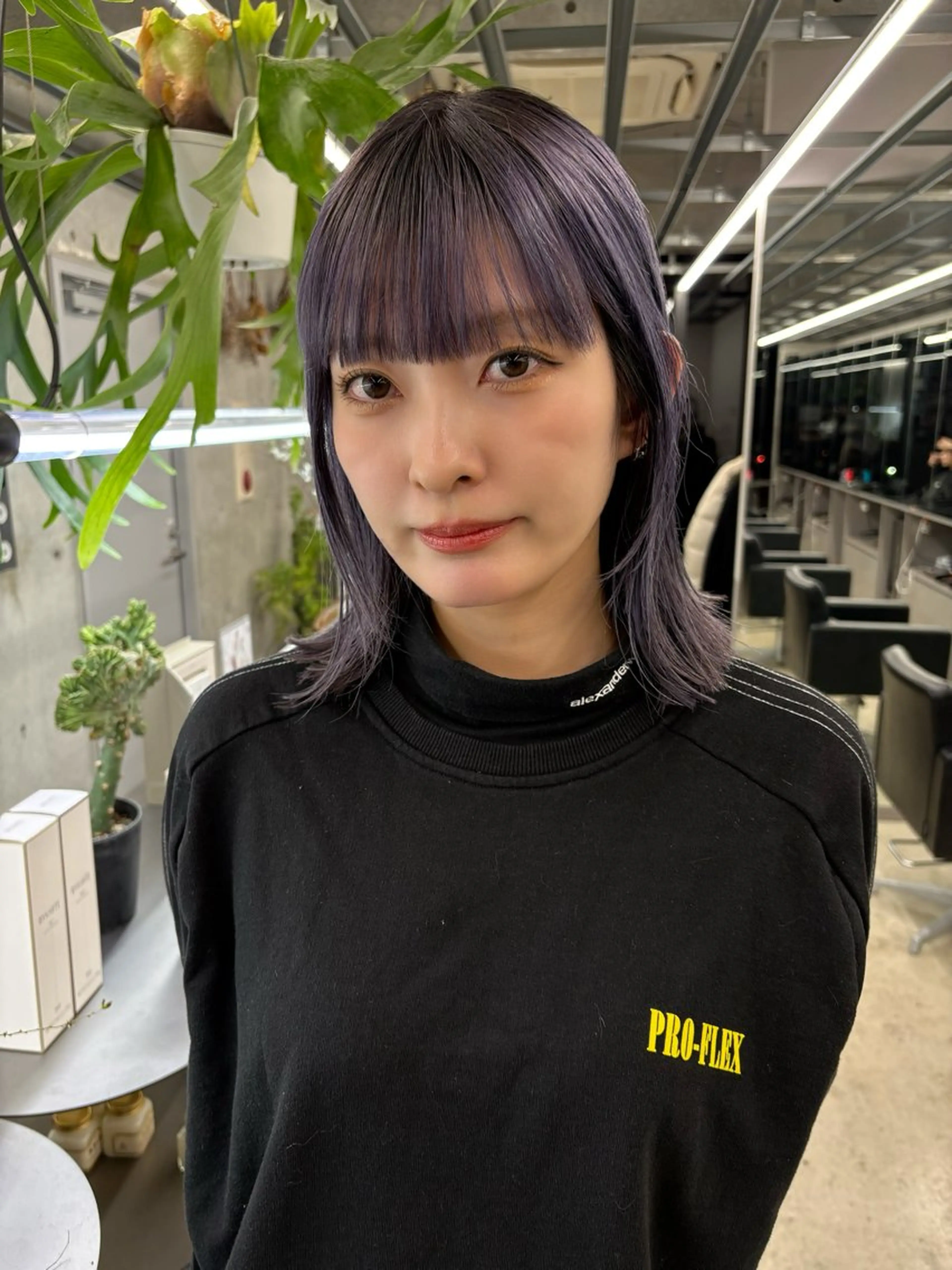 ミディアム カラー レイヤーカット カット ヘアカラー トリートメント 似合わせカット レイヤーボブウルフのヘアスタイル