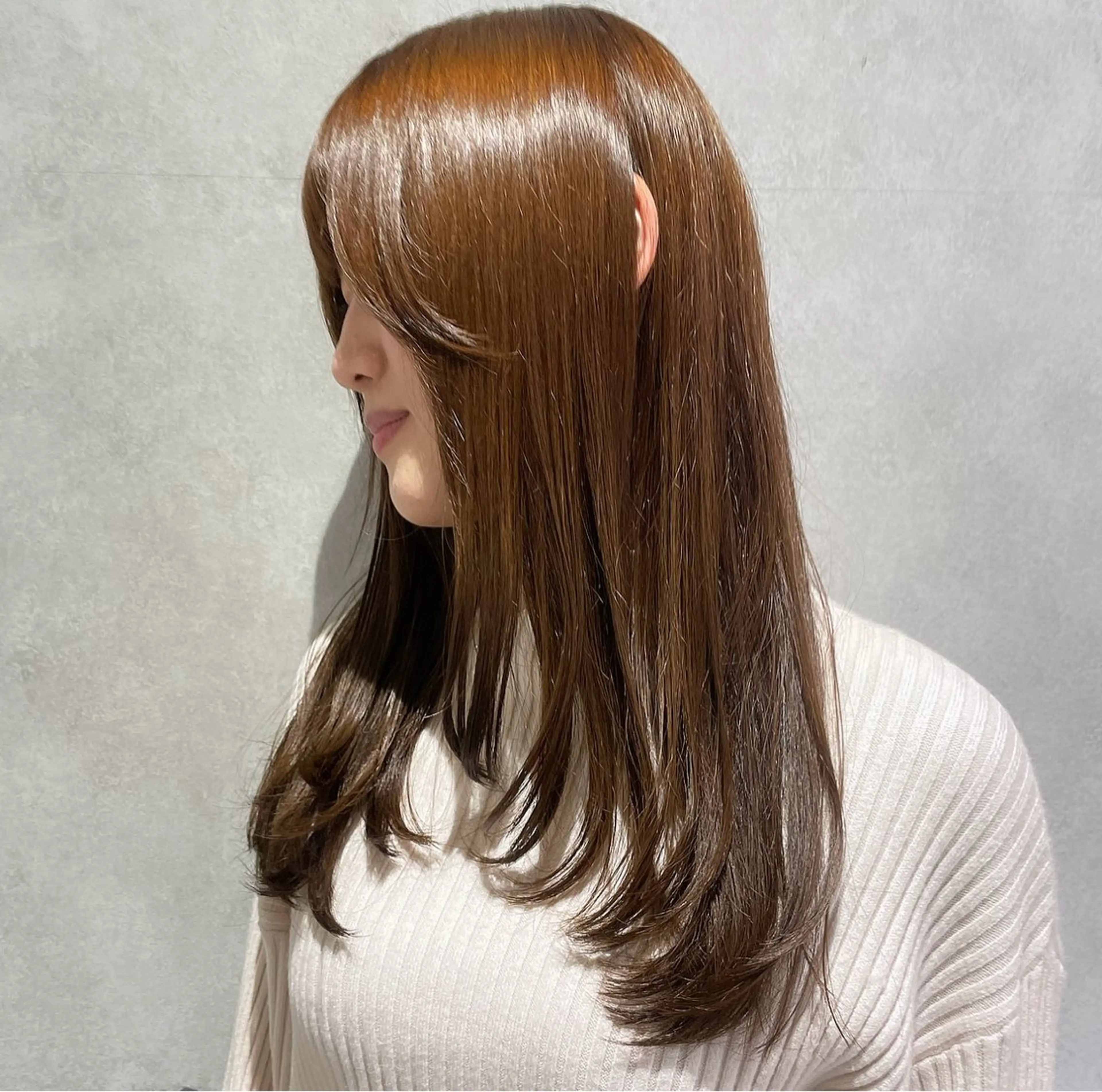 セミロング カット yumemiレイヤー ‎✴︎ 透明感カラーのヘアスタイル