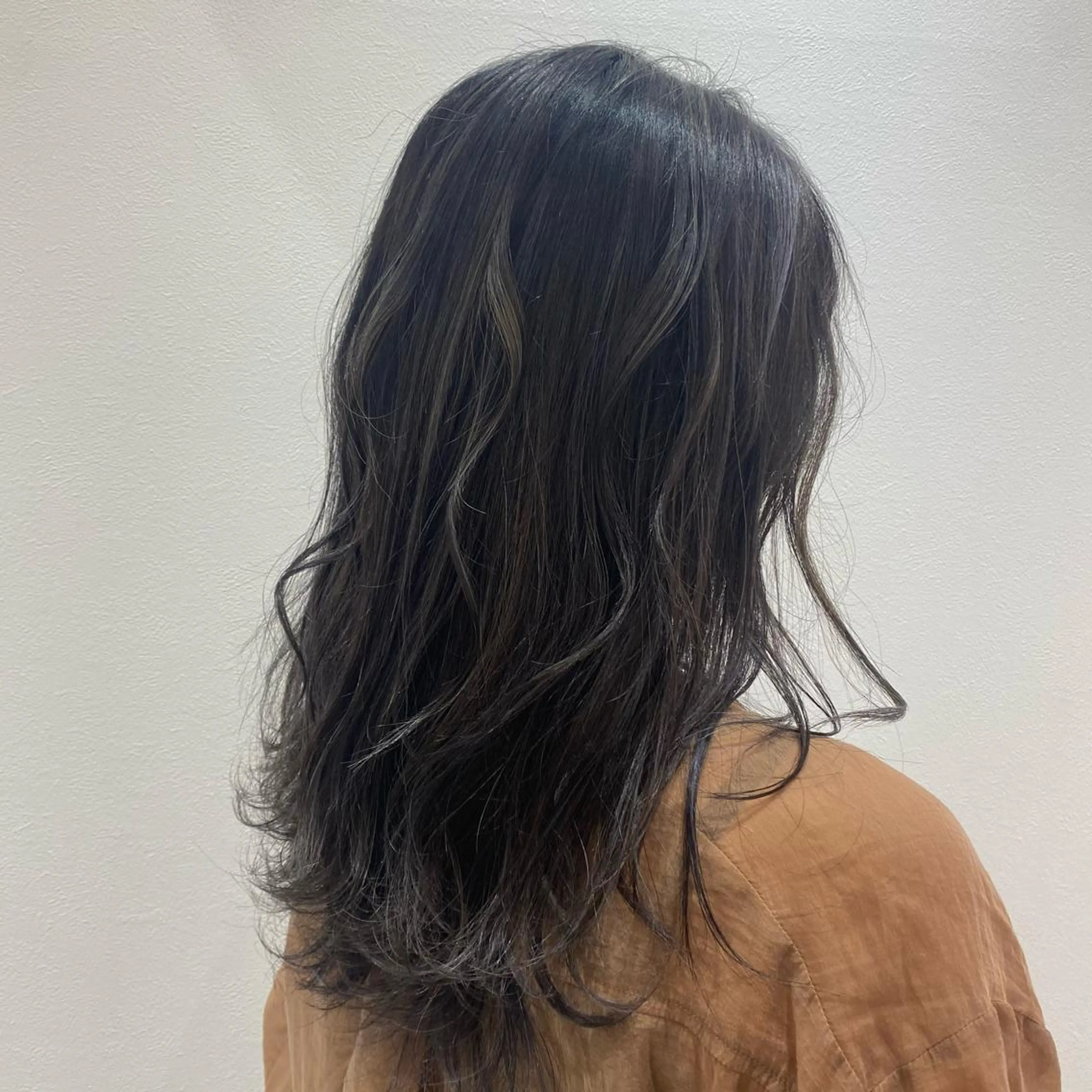セミロング 若山 敦のヘアスタイル