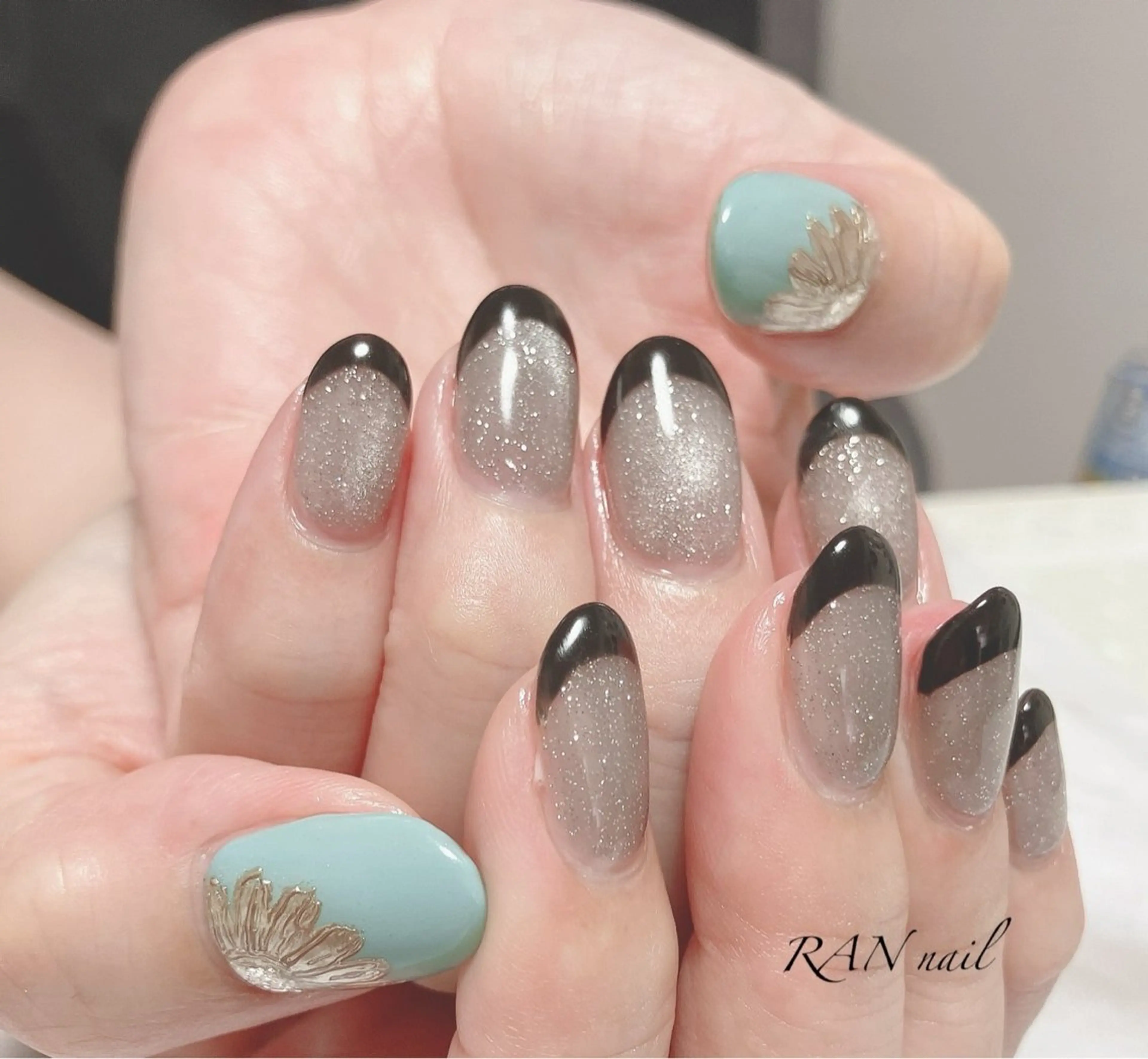 ネイル フラッシュネイル フラッシュマグ フラワーネイル フレンチネイル キラキラネイル ハンドネイル フットネイル RAN nail 〜ランネイル〜所属・RAN nailのネイルデザイン