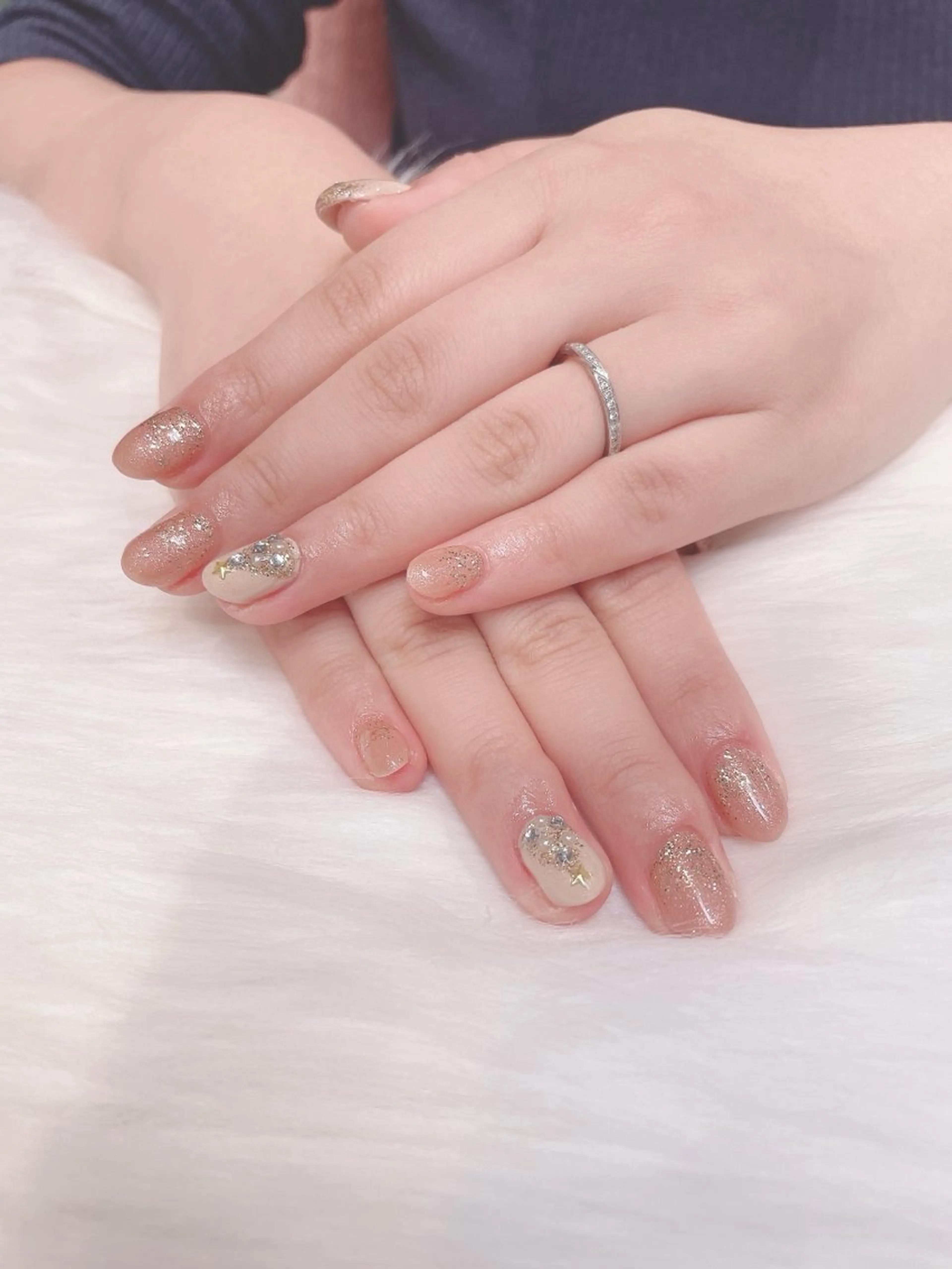 ネイル 冬ネイル クリスマス ハンドネイル Tiary🎀🫧 Ayukaのネイルデザイン