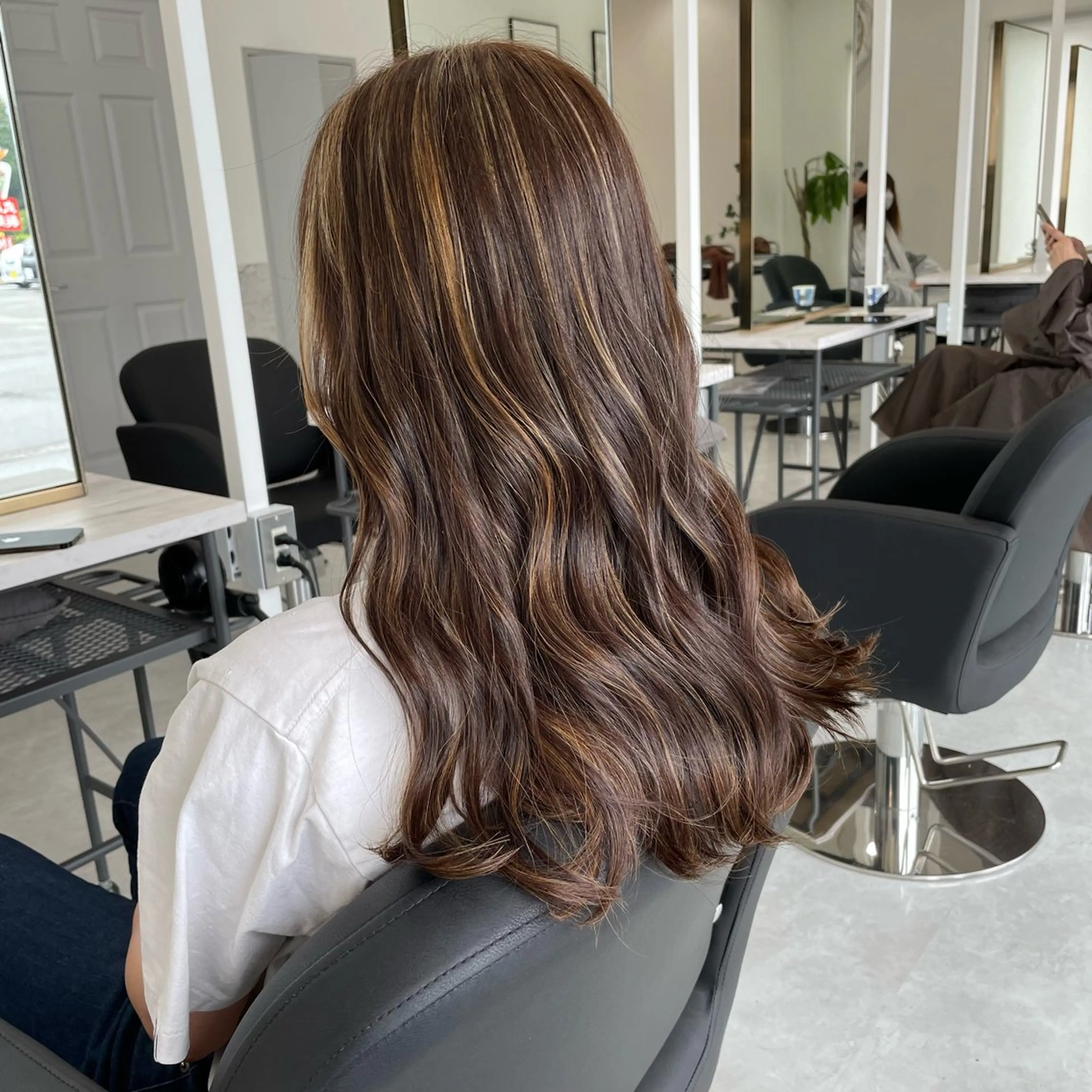 セミロング セミロングパーマ ハイライト BLEACHI桜田店所属・BLEACHI桜田店 西澤元気のヘアスタイル
