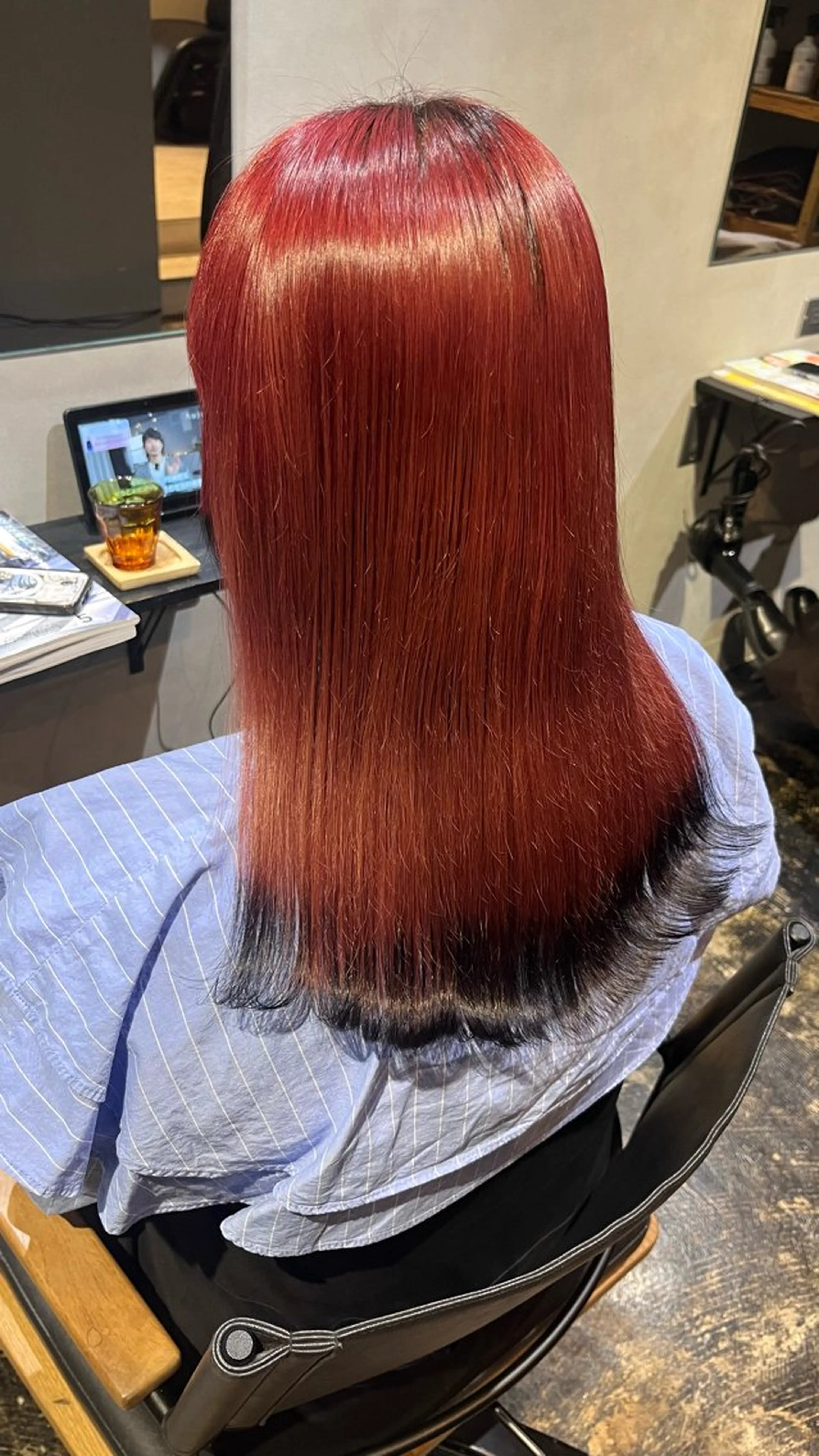 セミロング カラー 黒髪 ピンクカラー レッドカラー 透明感カラー/パーマ 🌀アオノアユミのヘアスタイル