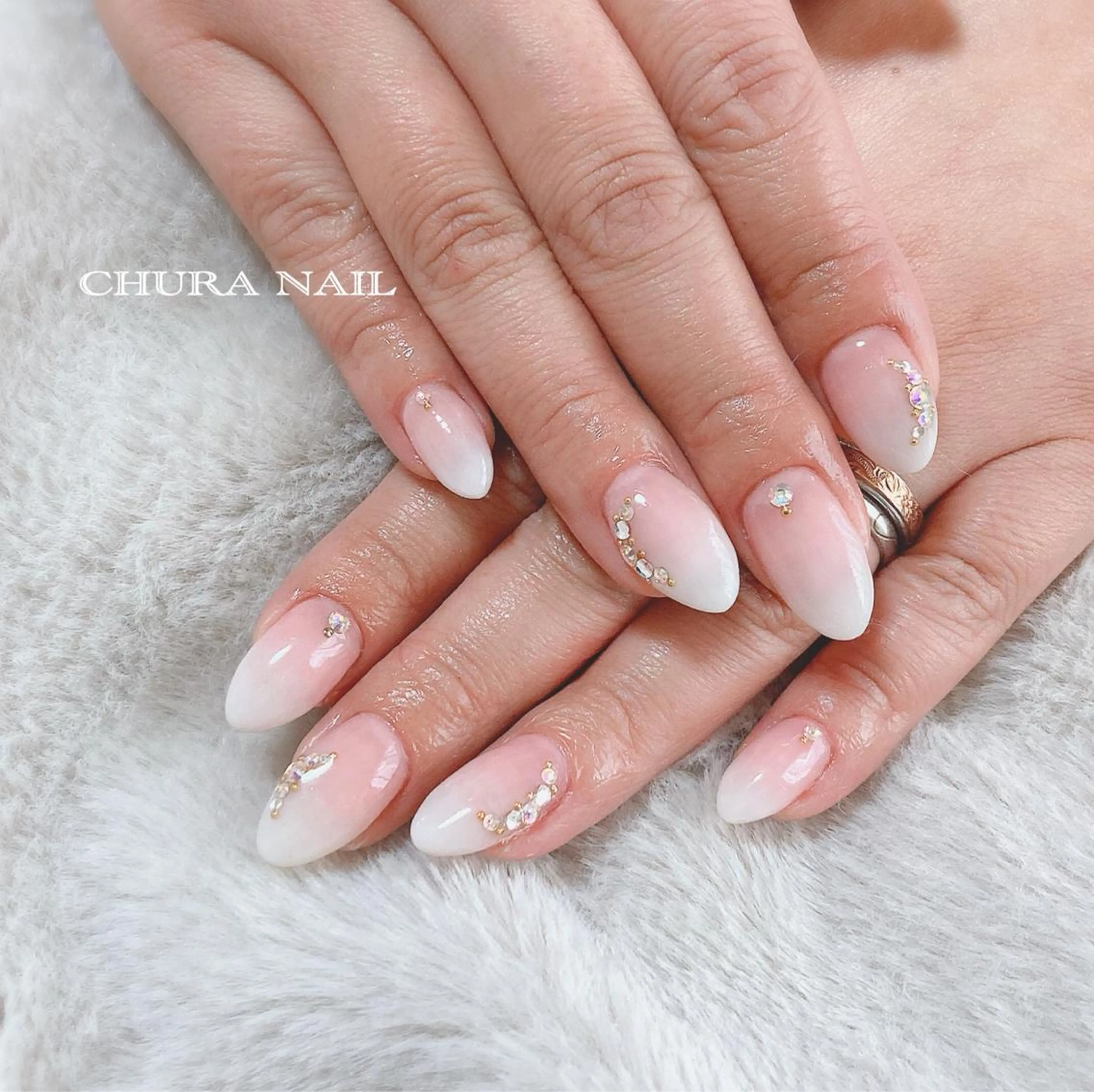 ネイル シンプルネイル ストーンネイル CHURA NAIL YUIのネイルデザイン