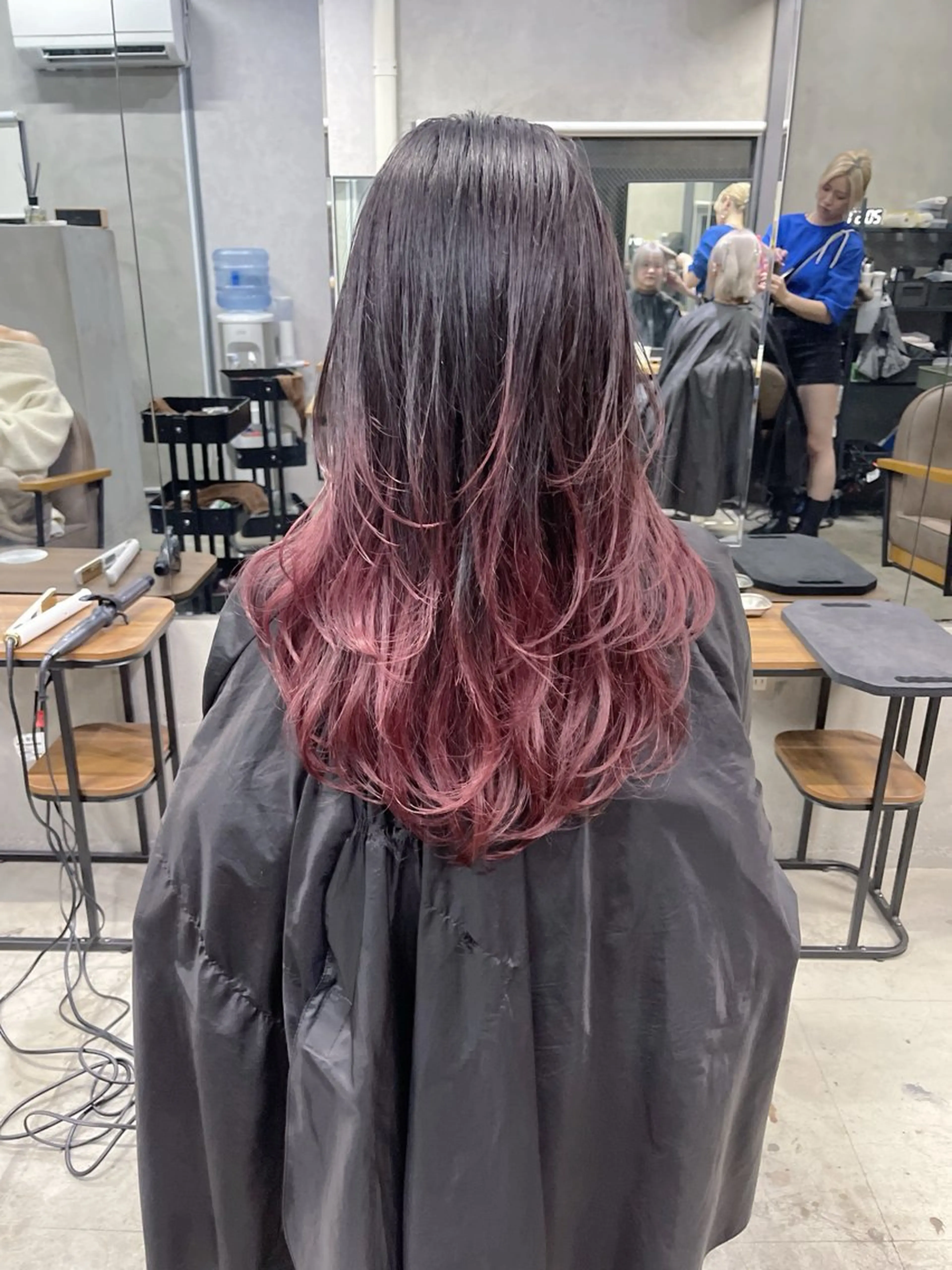 セミロング カラー グラデーションカラー レイヤーカット カット ヘアカラー トリートメント AiM 大名のヘアスタイル