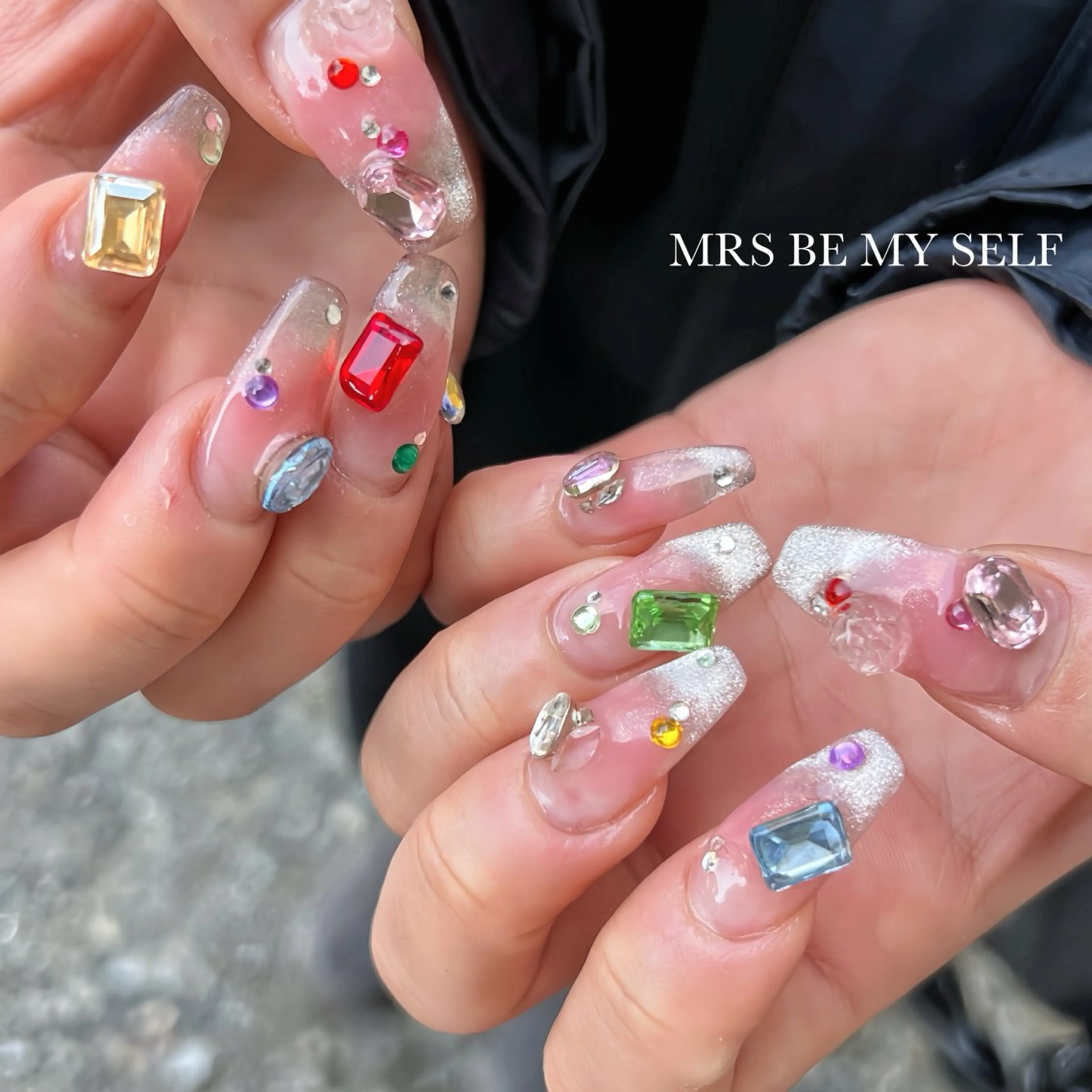 ネイル チークネイル フレンチネイル キラキラネイル マグネットネイル マグネットフレンチ ハンドネイル MRS/ miyu🎀のネイルデザイン