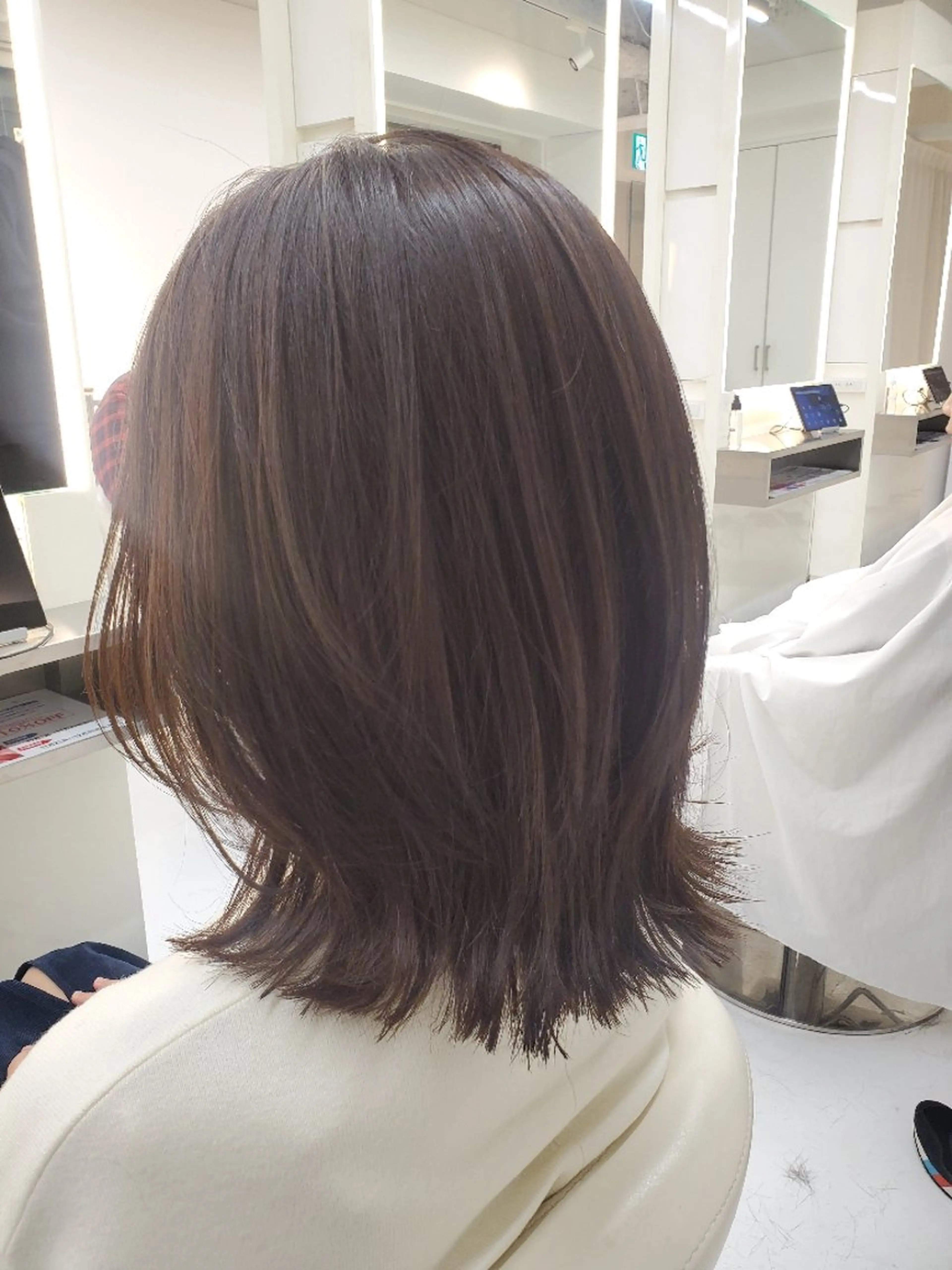 ミディアム マネージャー 西村優子のヘアスタイル