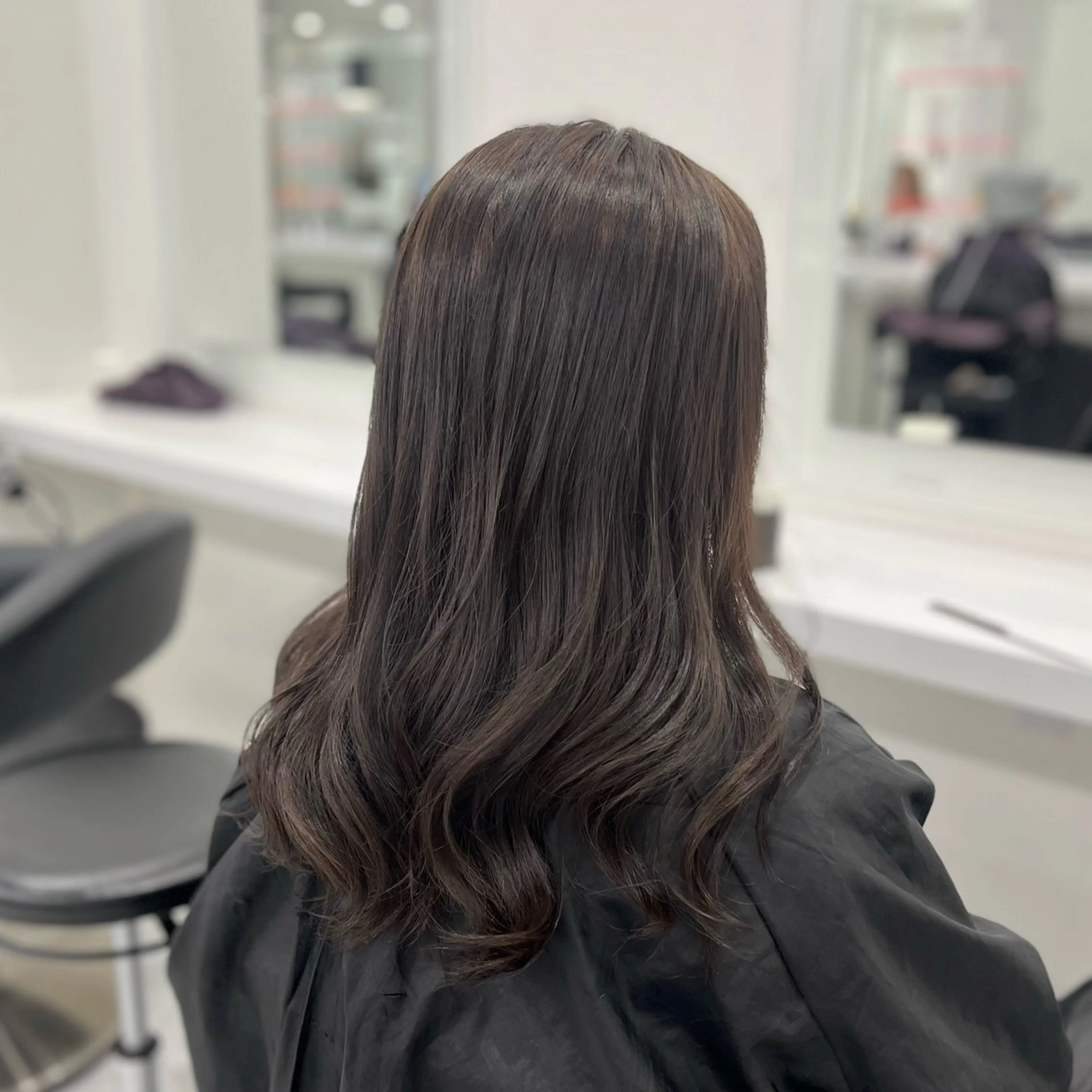 ミディアム カラー ヘアアレンジ 🩵色落ち可愛い 寒色カラー🩵のヘアスタイル