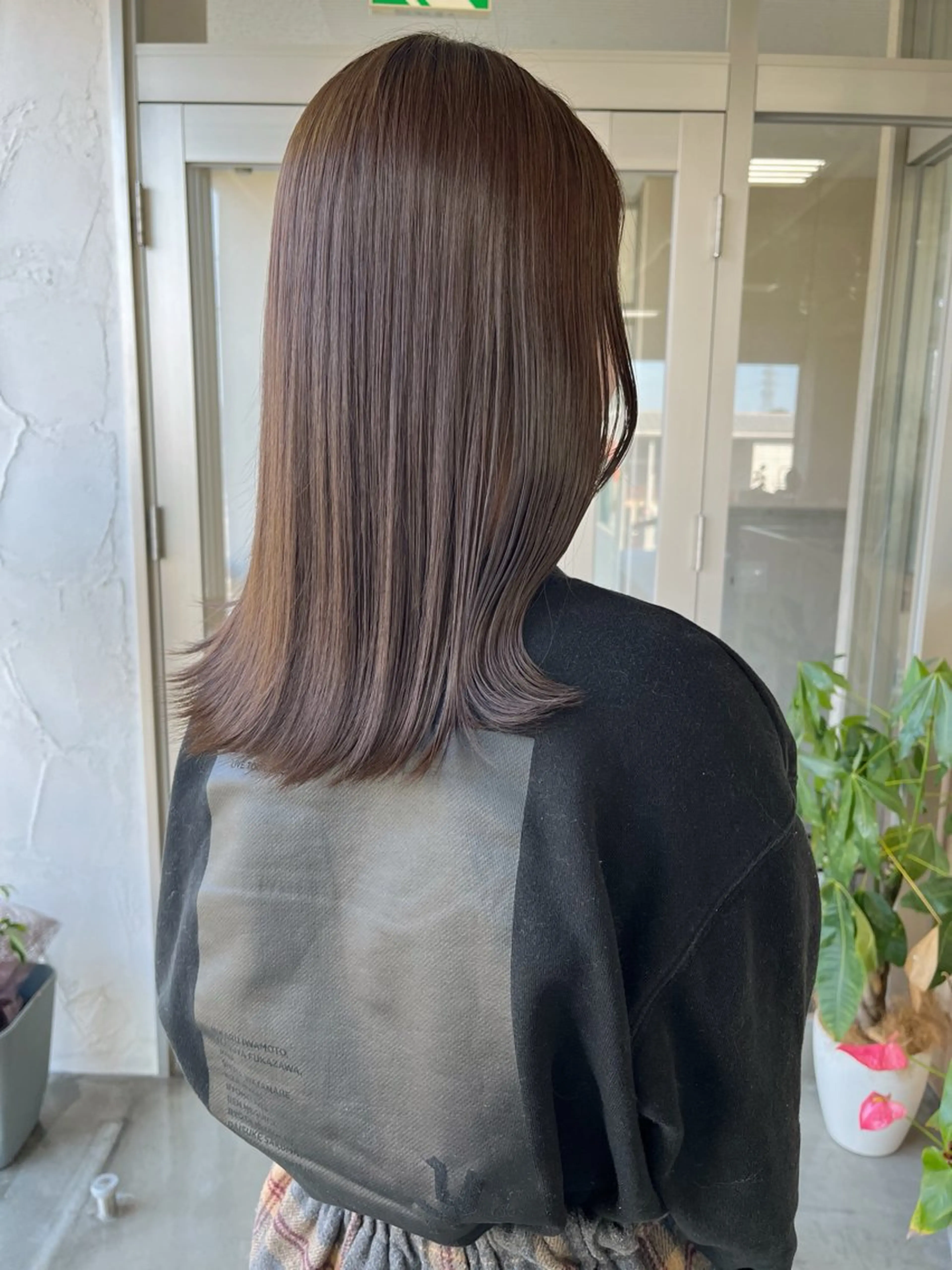 ミディアム カット ヘアカラー トリートメント 荒川泰輝 /オリーブカラーのヘアスタイル