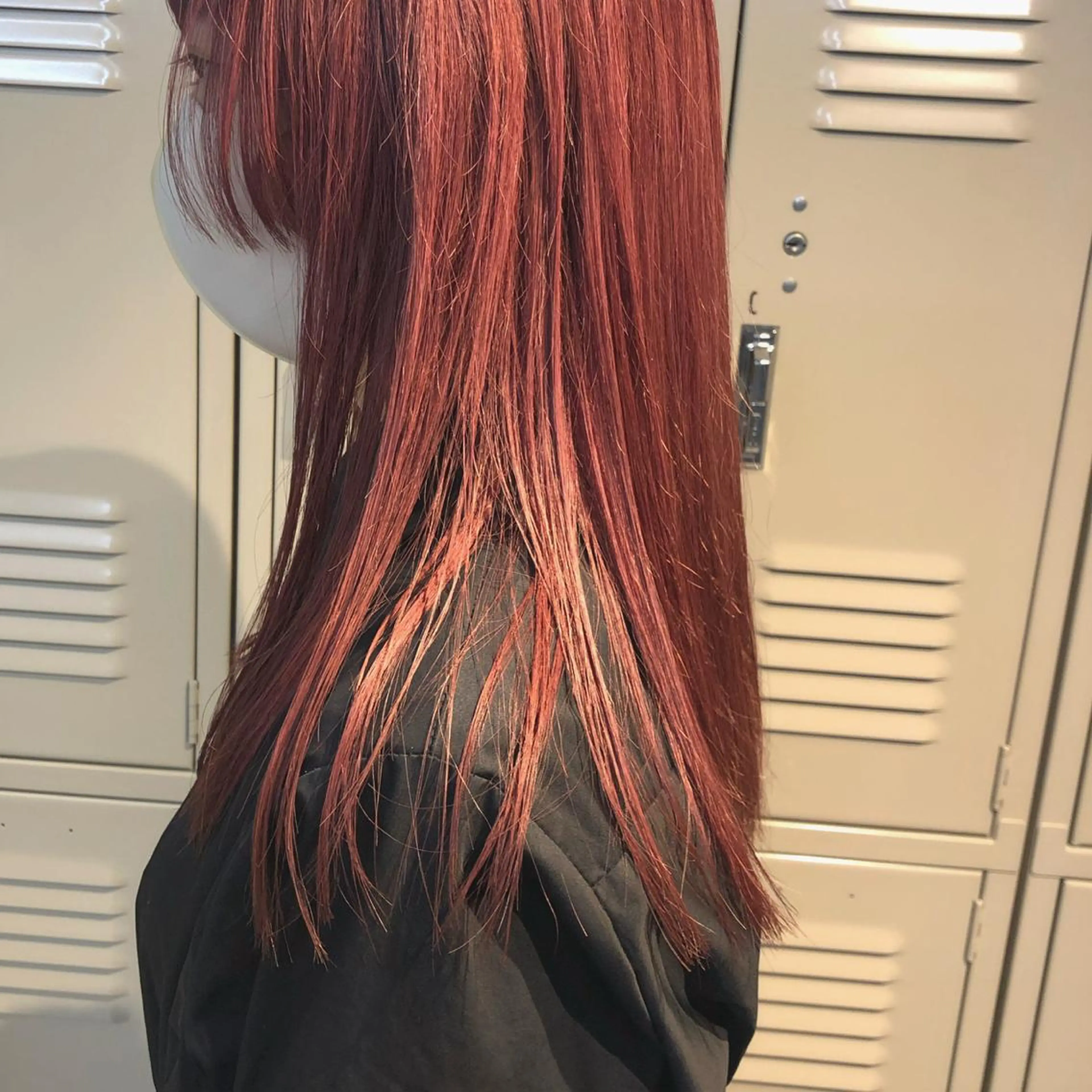 セミロング カラー 古屋 花織のヘアスタイル