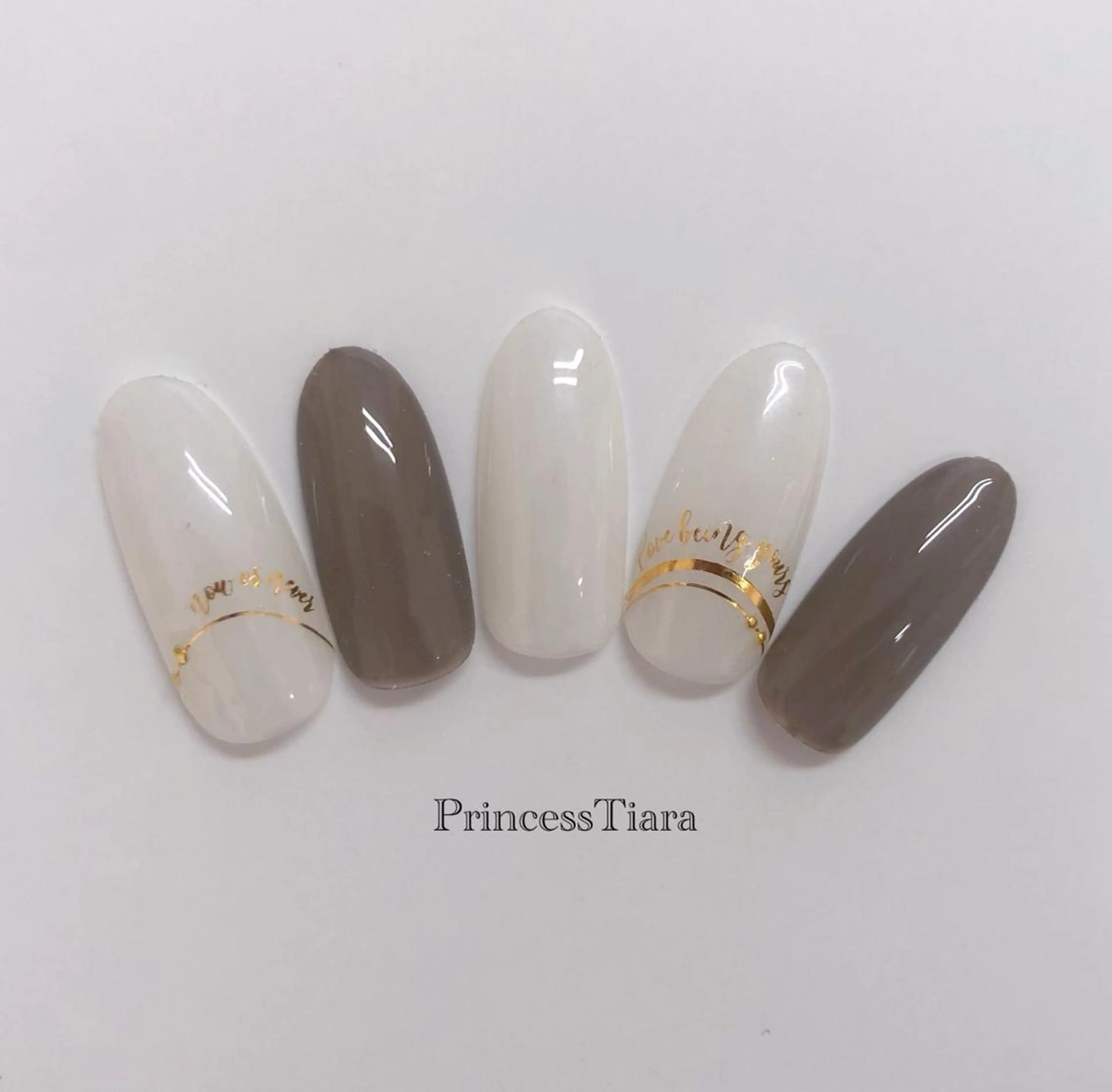 ミディアム ネイル Grantulle nailのネイルデザイン