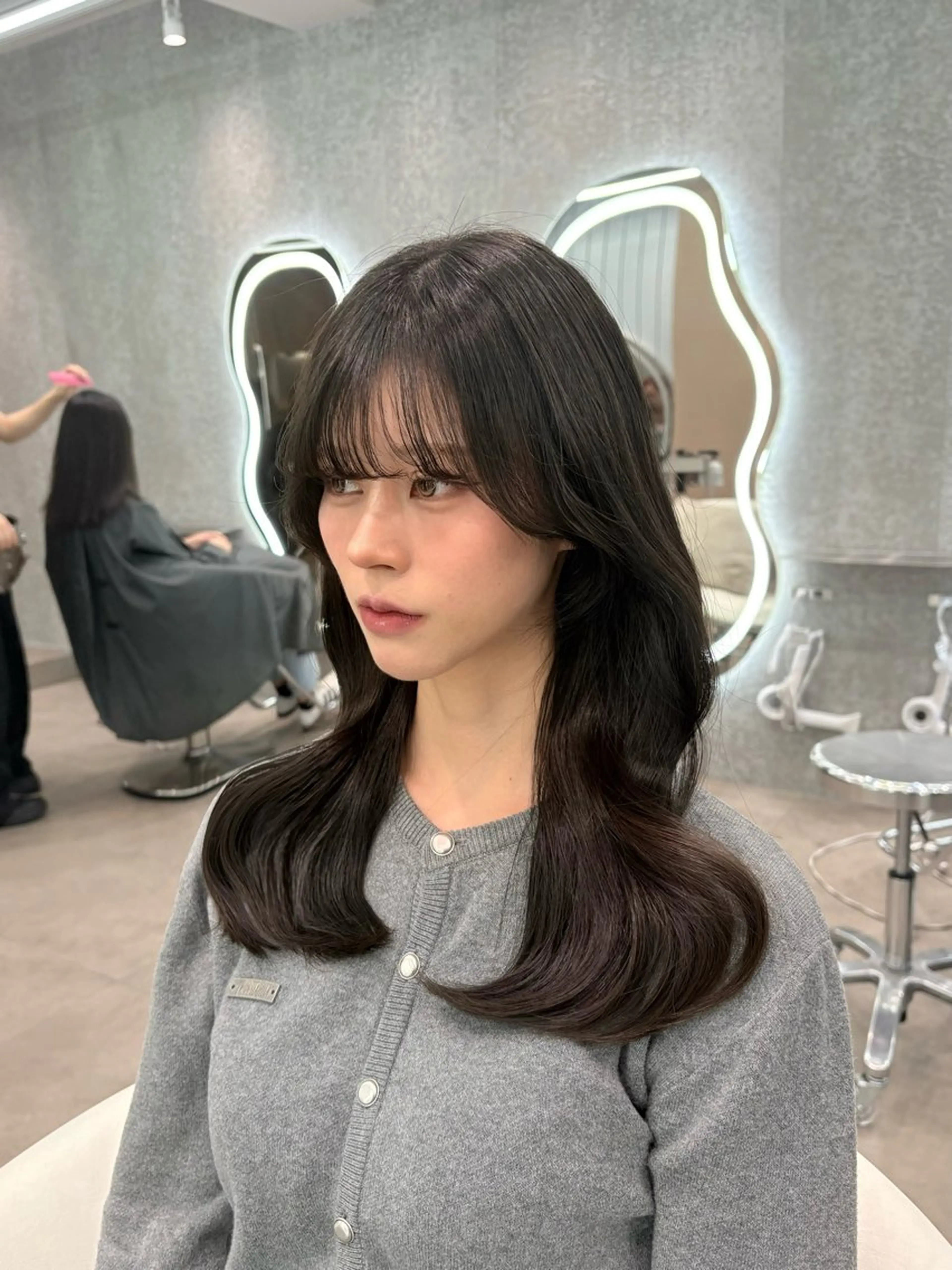 ロング カラー ヘアアレンジ アッシュ 黒髪 ブリーチ ブルーカラー ブルーブラック カット ヘアカラー トリートメント ヘアセット 大宮‎🩵盛れ顔周り 髪質改善 佐藤 和のヘアスタイル