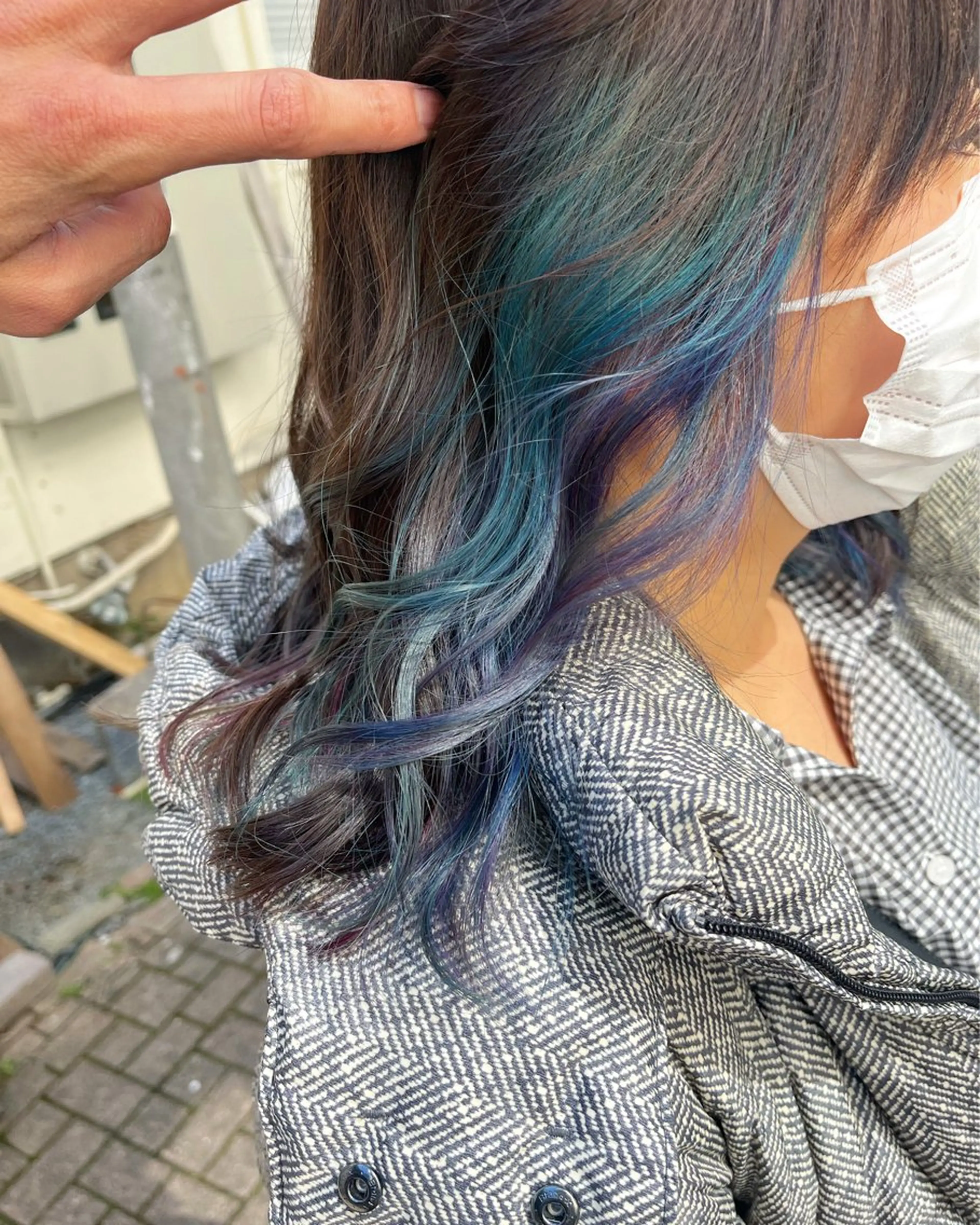 セミロング カラー ブリーチ イヤリングカラー インナーカラー ユニコーンカラー カット ヘアカラー トリートメント 原宿サロン代表 デザインカラー伊藤卓のヘアスタイル