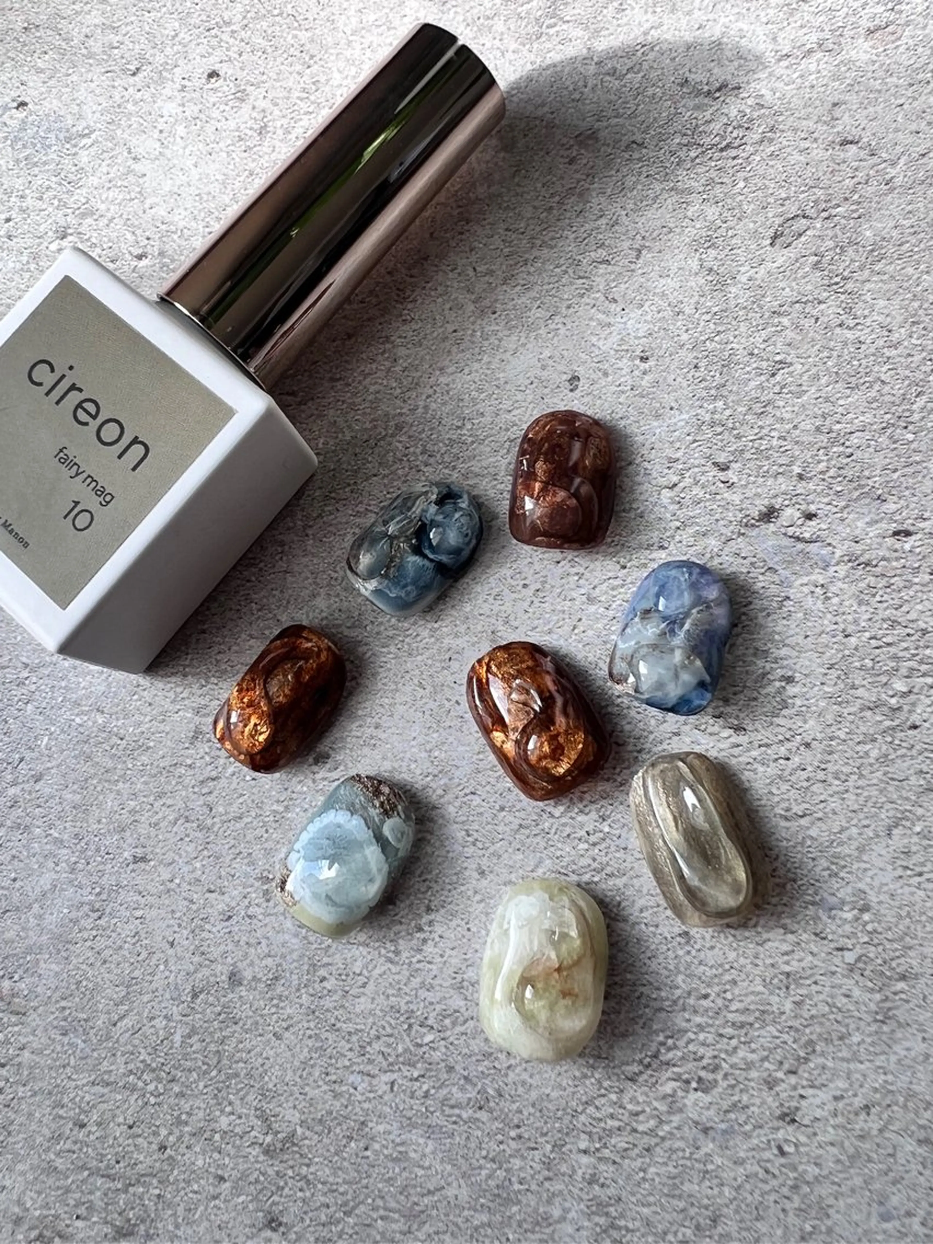 ネイル 金 柚嬉のネイルデザイン