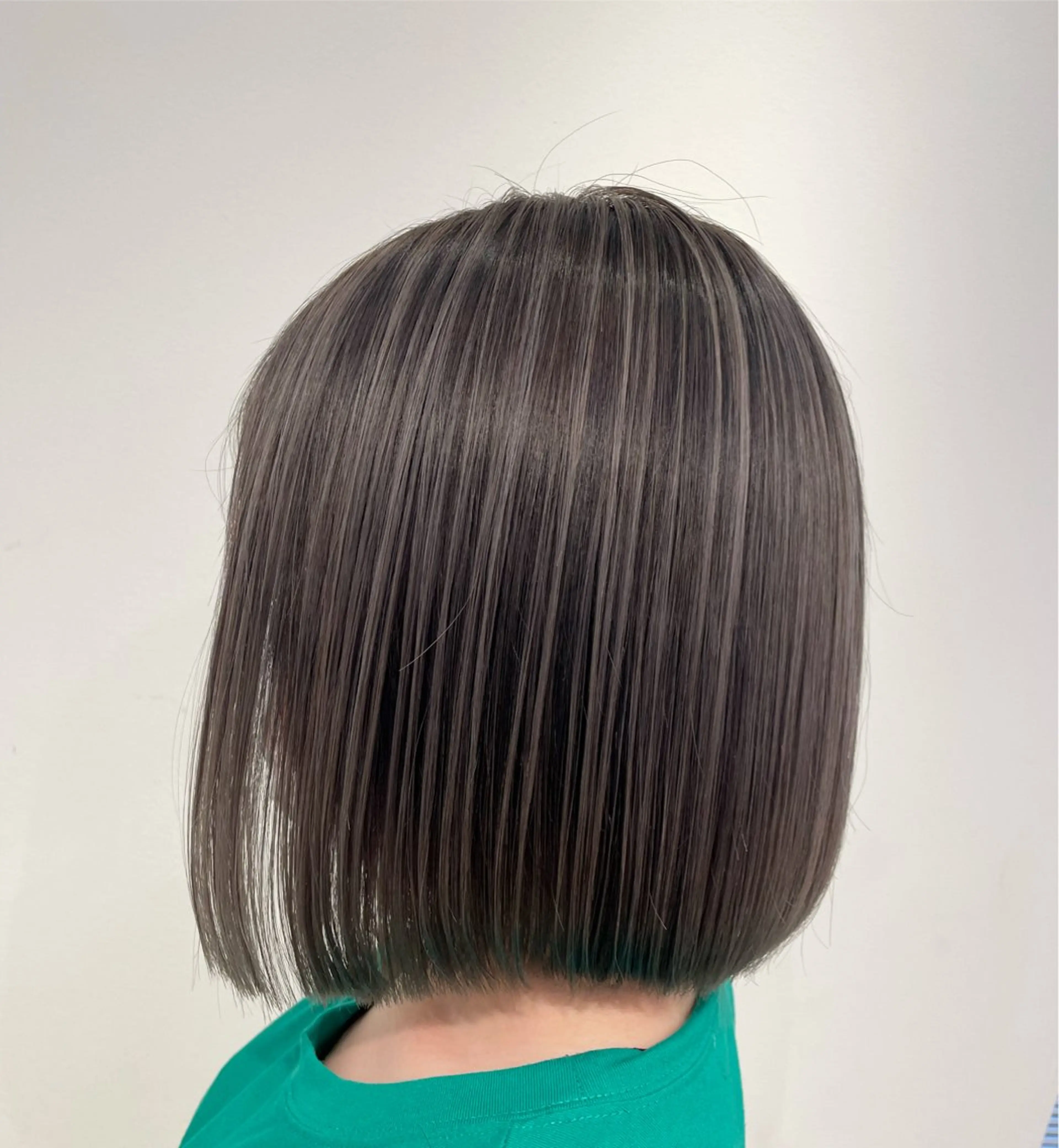 ショート カラー バレイヤージュ レイヤーカット ヘアカラー トリートメント ブリーチ👩‍🦳/ ‪✂︎MANAMIのヘアスタイル