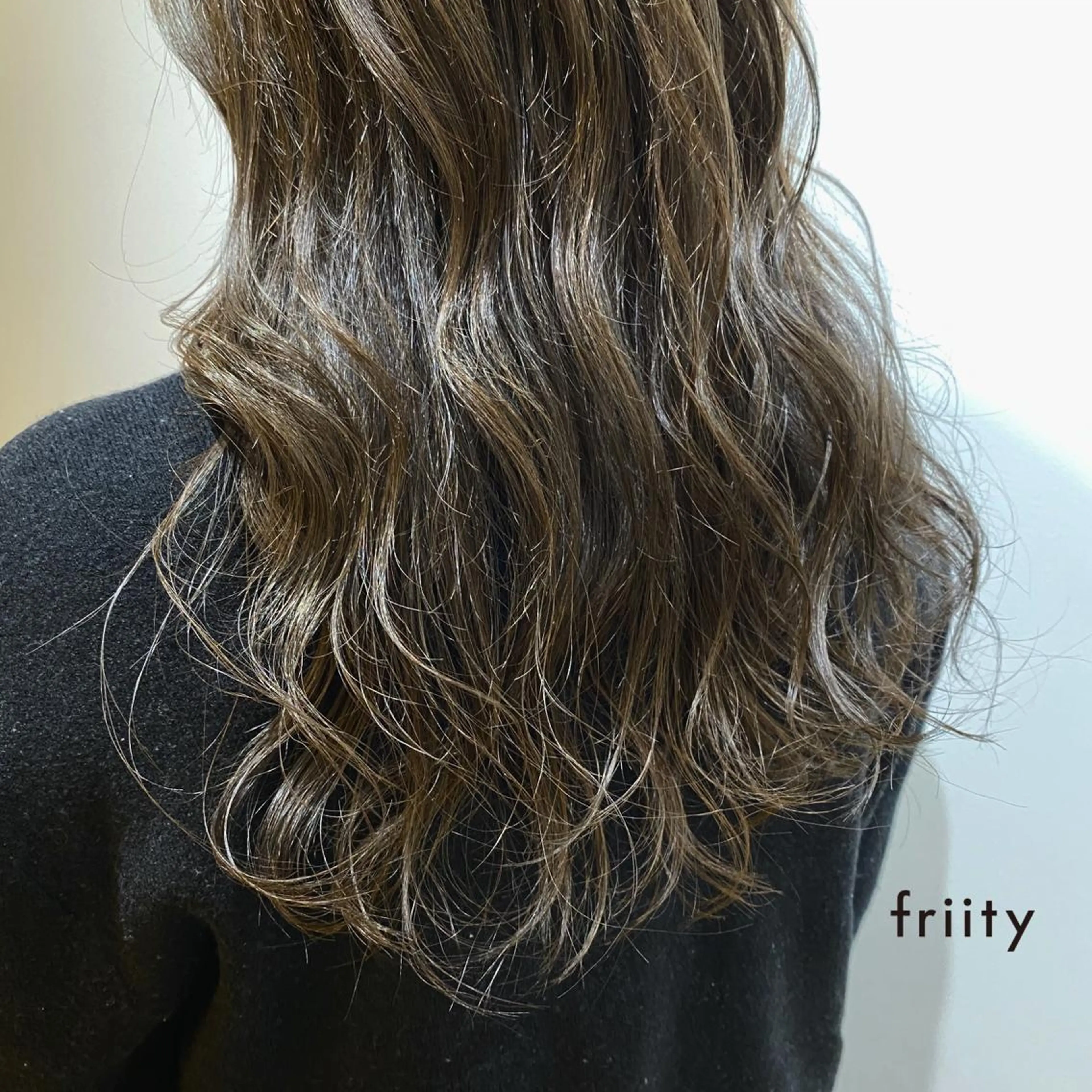 ロング カラー カット ヘアカラー トリートメント 中司 莉菜のヘアスタイル