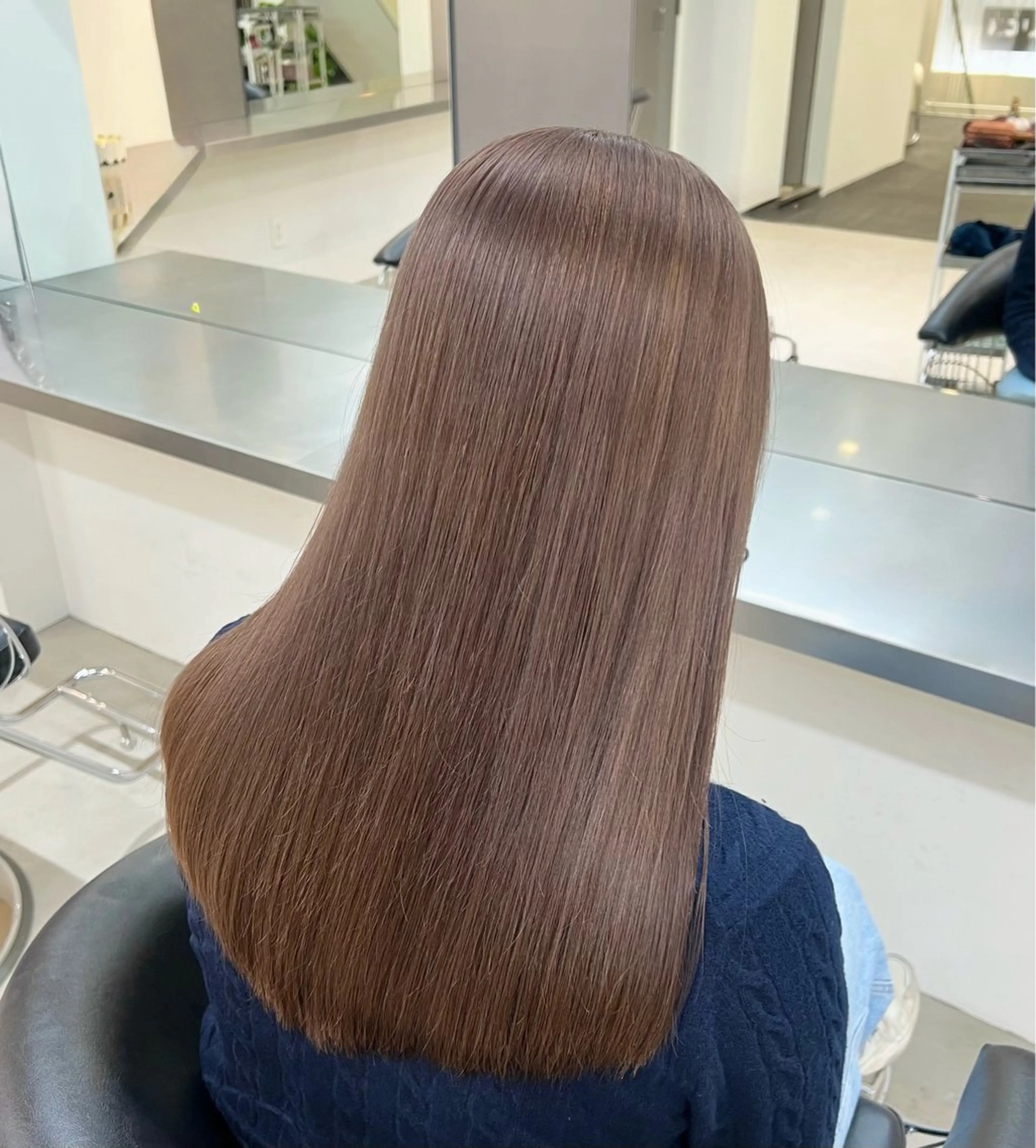 ロング カラー ベージュカラー まろやかなベージュ 小池春樹のヘアスタイル