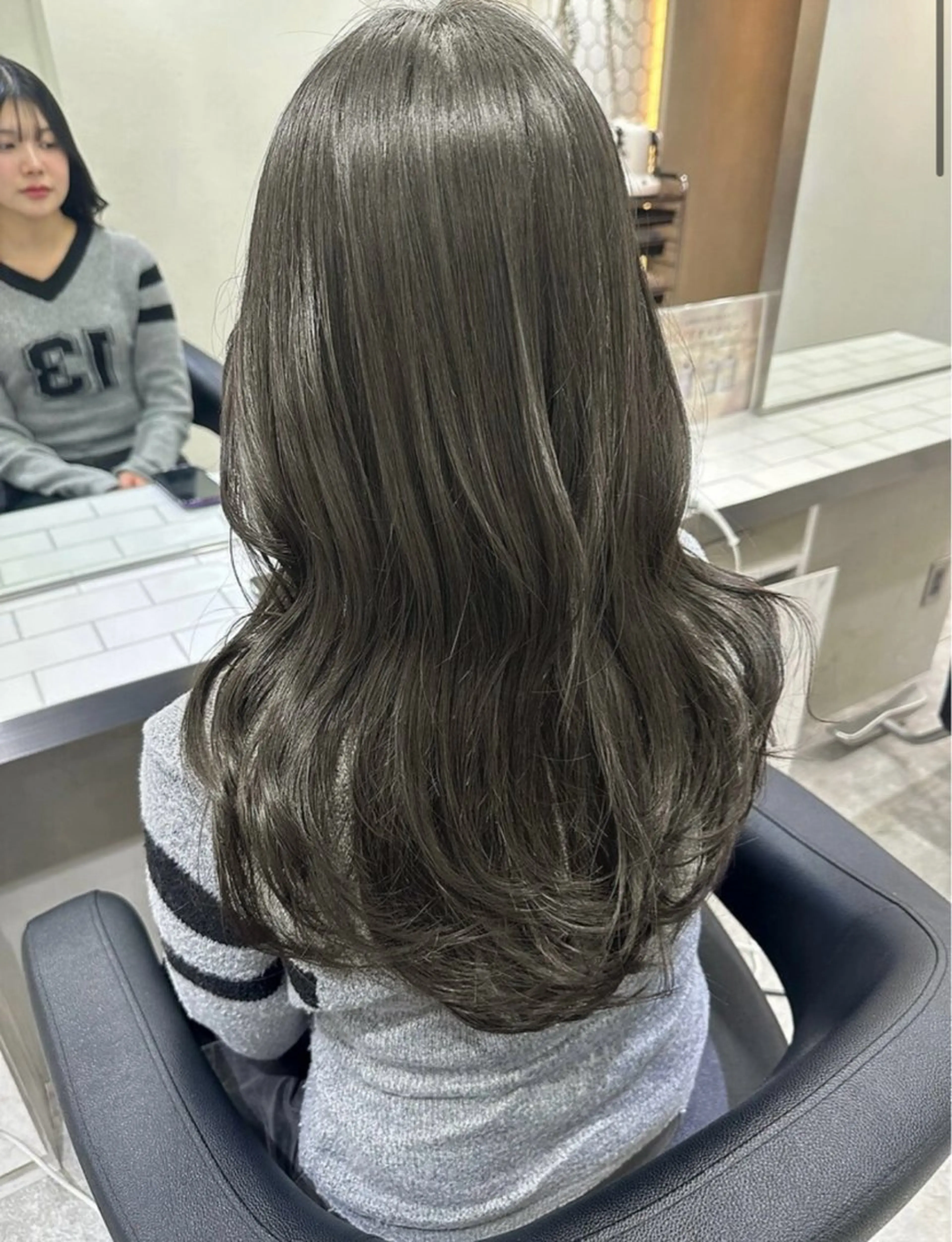 ロング トリウミ カホのヘアスタイル