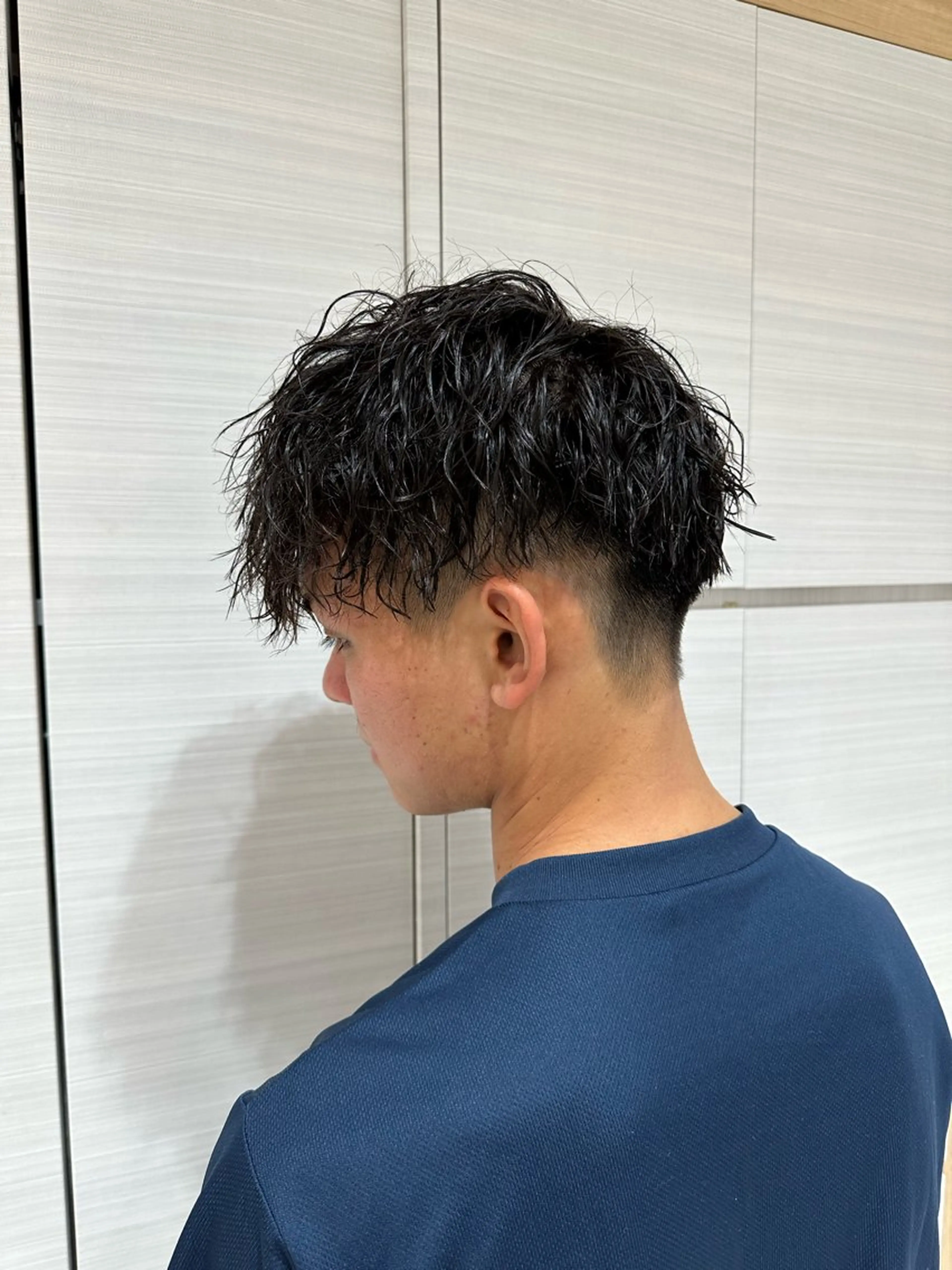 ショート パーマ メンズ メンズブリーチ ダウンパーマ メンズハイライト メンズインナーカラー メンズ韓国風 パーマ brace立花店所属・中嶋 紘夢のヘアスタイル