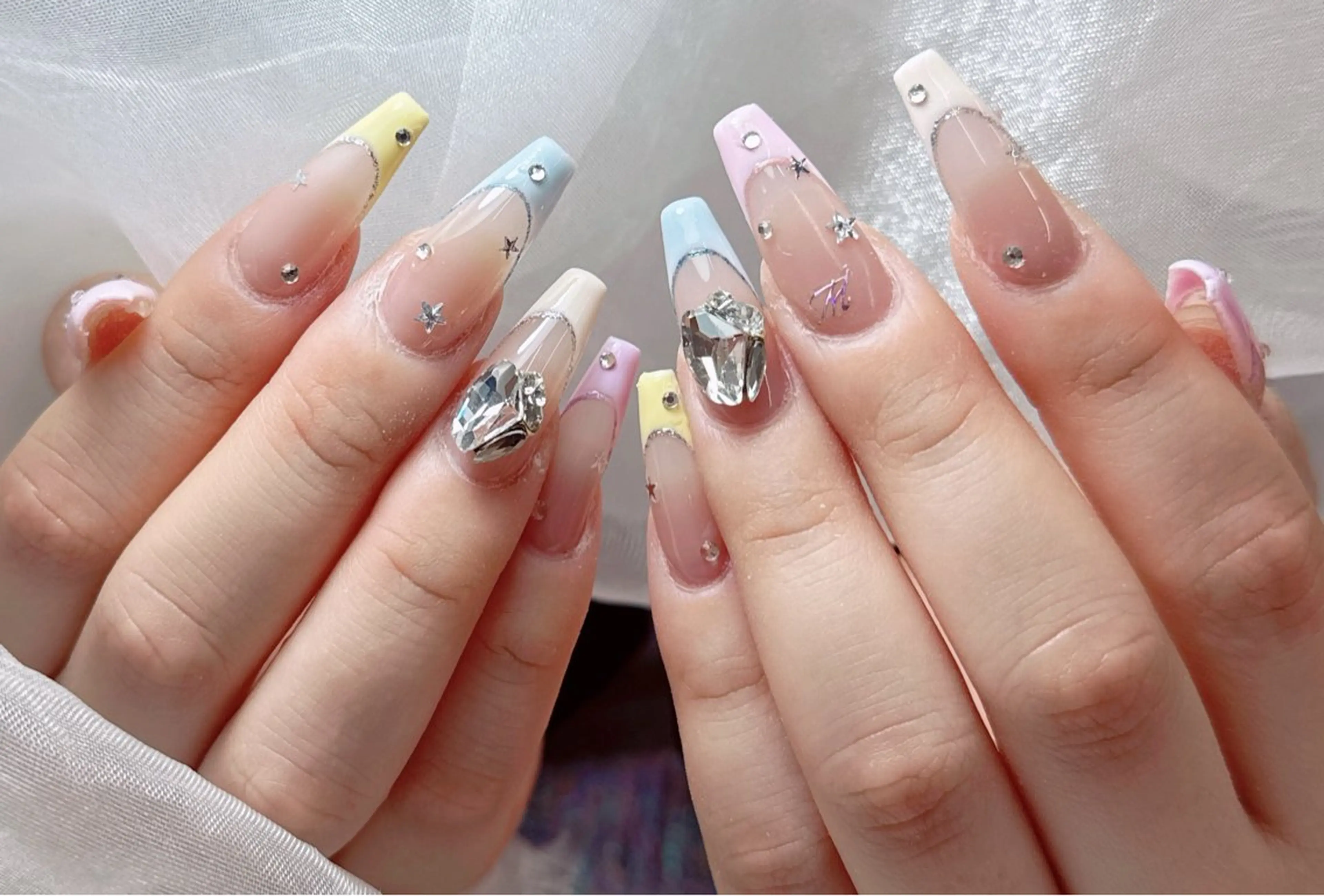 ロング NOA NAILのネイルデザイン