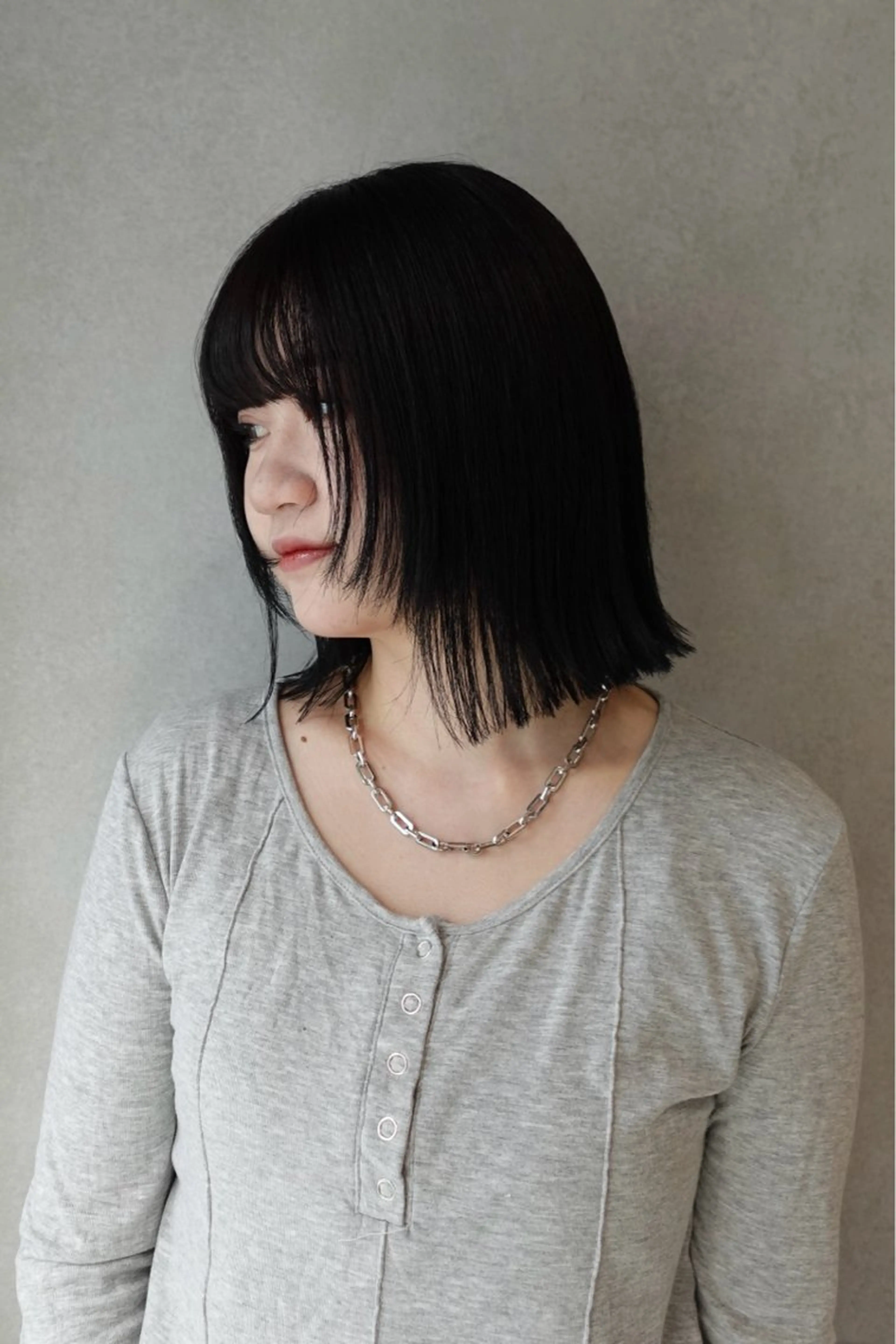 ミディアム カラー 黒髪 顔周りカット カット ヘアカラー yumemiレイヤー ‎✴︎ 透明感カラーのヘアスタイル