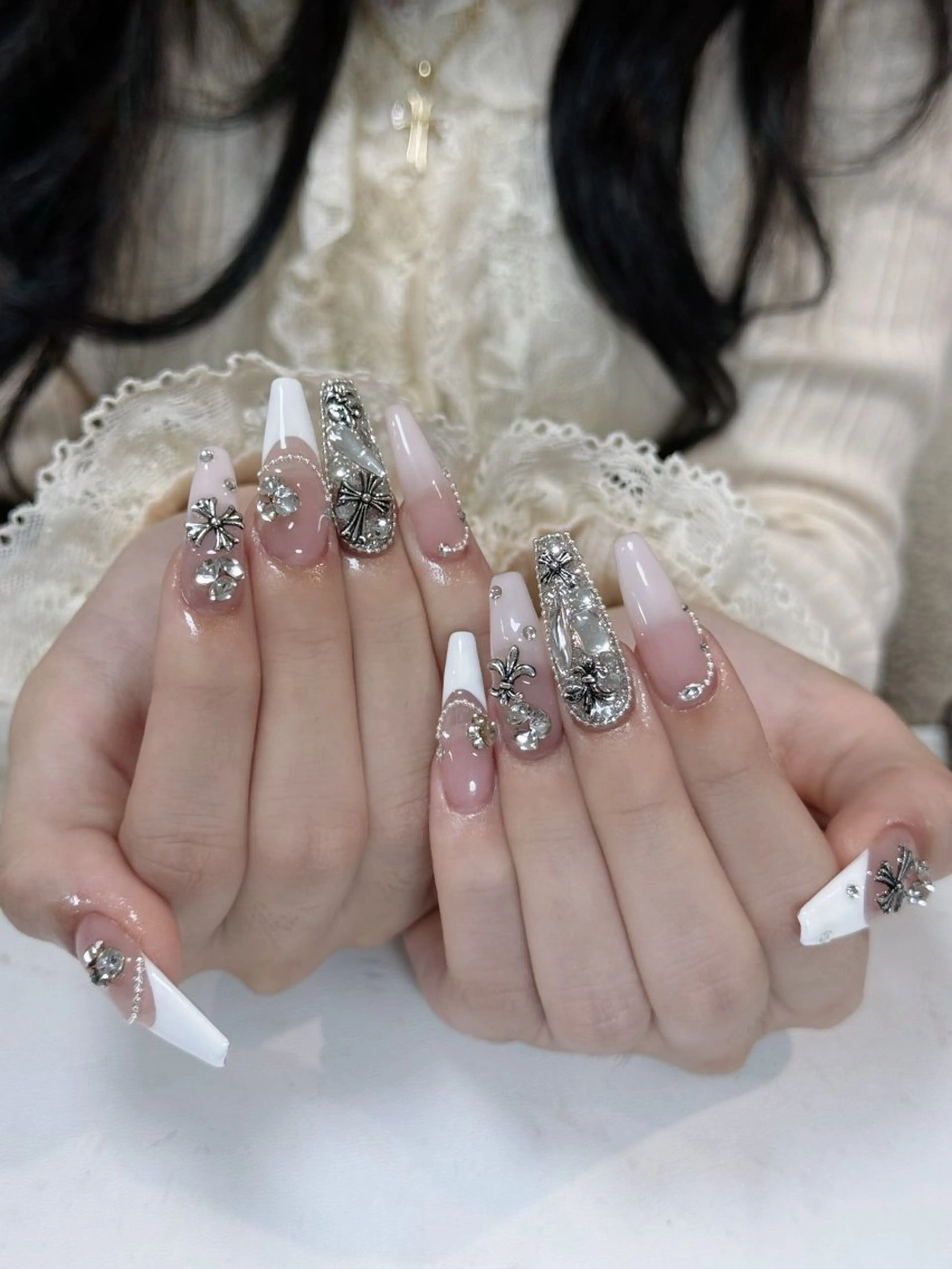 ネイル フレンチネイル ジェルネイル キラキラネイル 韓国ネイル マグネットネイル ハンドネイル Julli nail studio所属・Julli NailStudioのネイルデザイン
