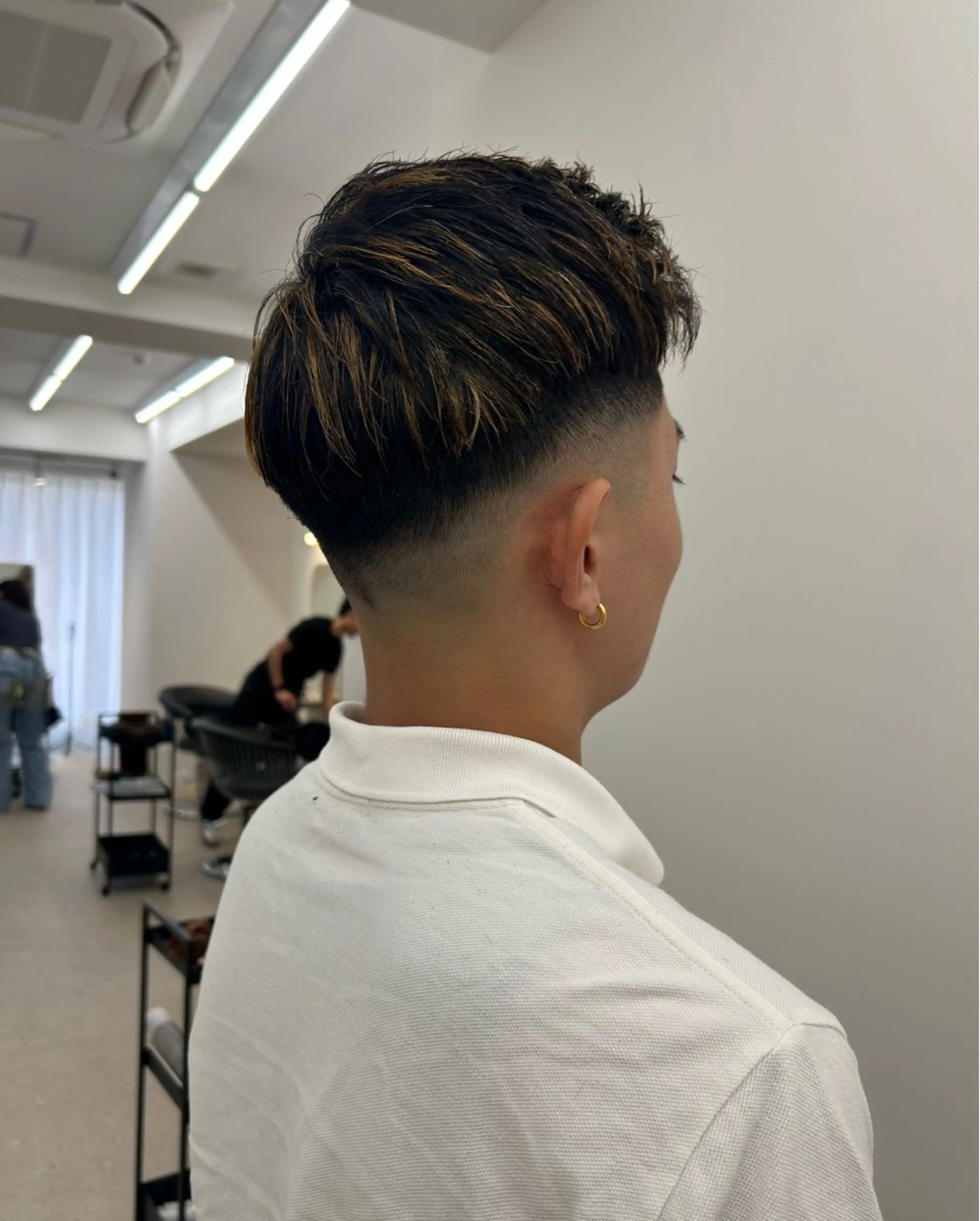 メンズ フェードカット メンズハイライト 安藤 ひなたのヘアスタイル