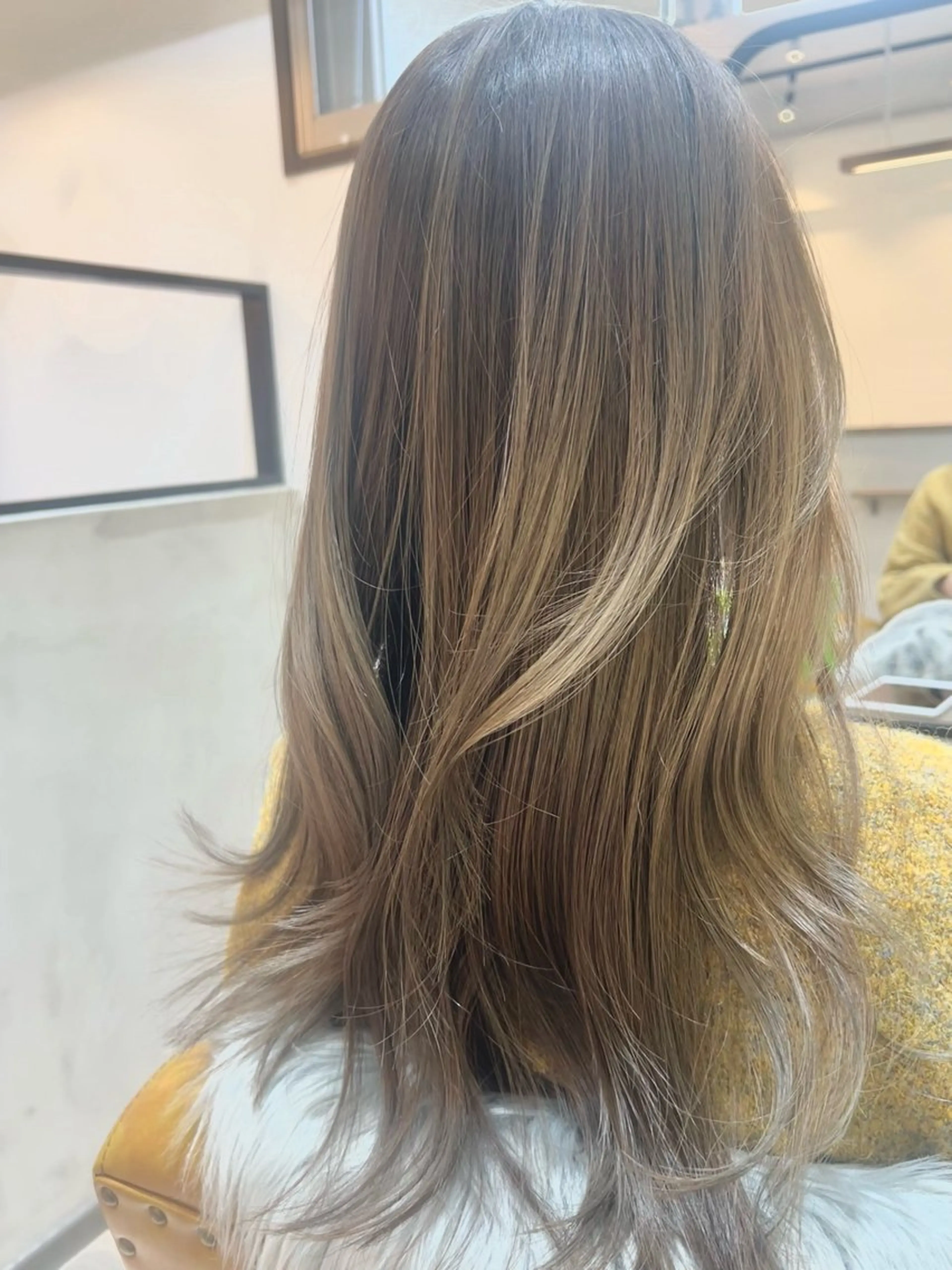 ロング 小山 ヨシタカのヘアスタイル