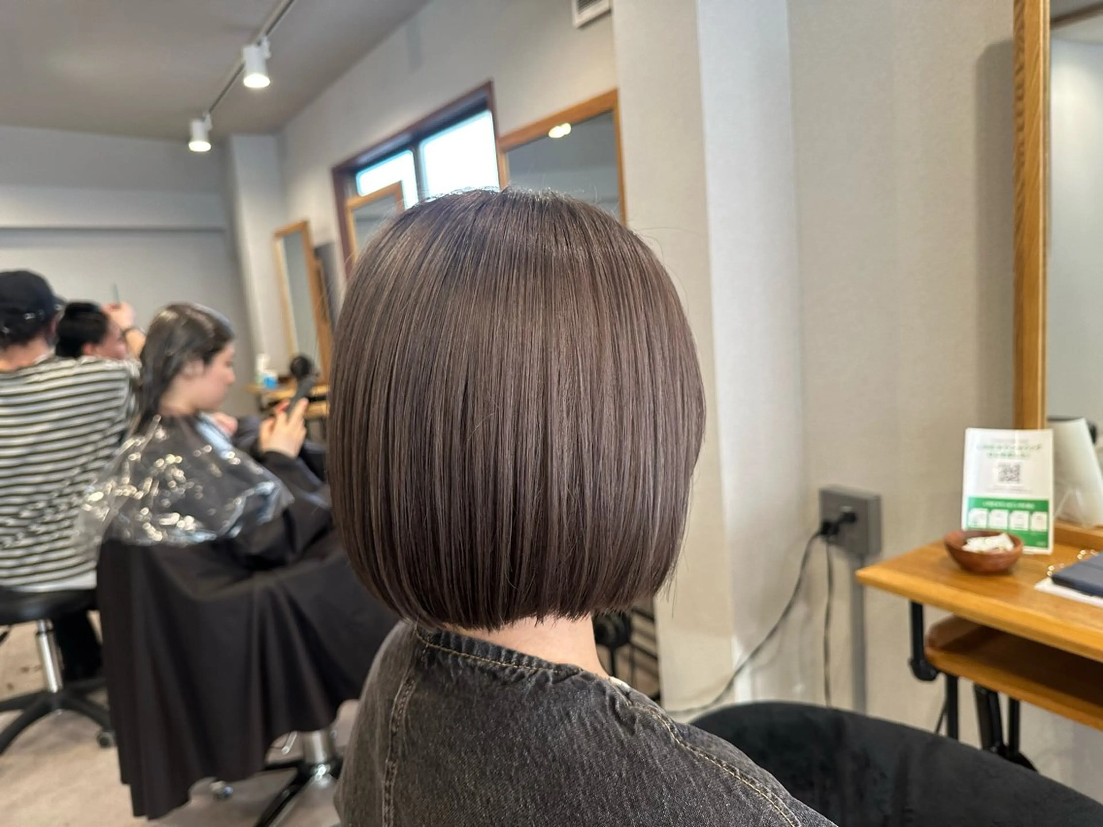 ミディアム カラー グレージュ ミルクティーグレージュ カット ヘアカラー トリートメント affect 上大岡所属・《ブリーチカラー / 縮毛矯正》坂本爽のヘアスタイル