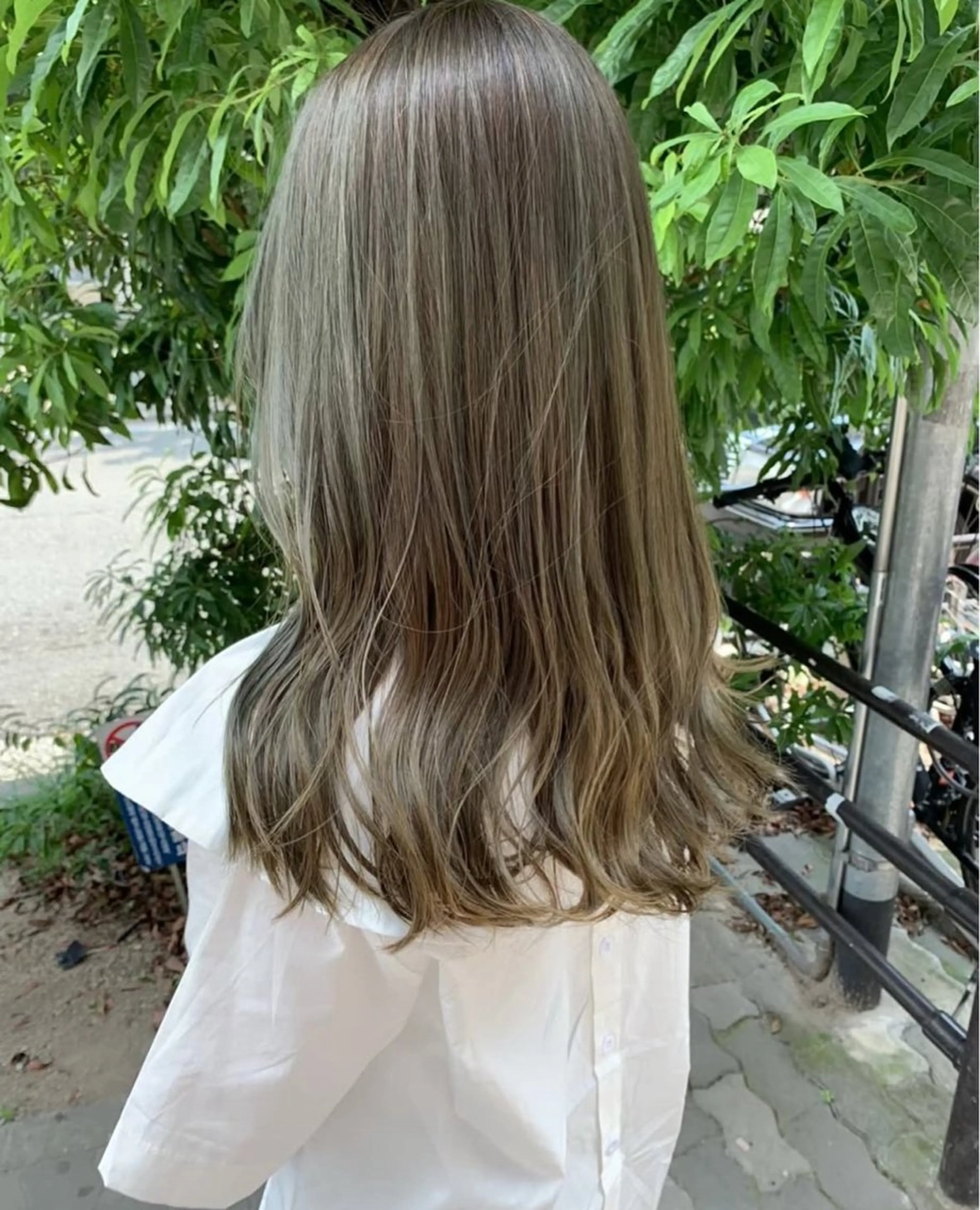 ロング カラー 生尾 虹水のヘアスタイル