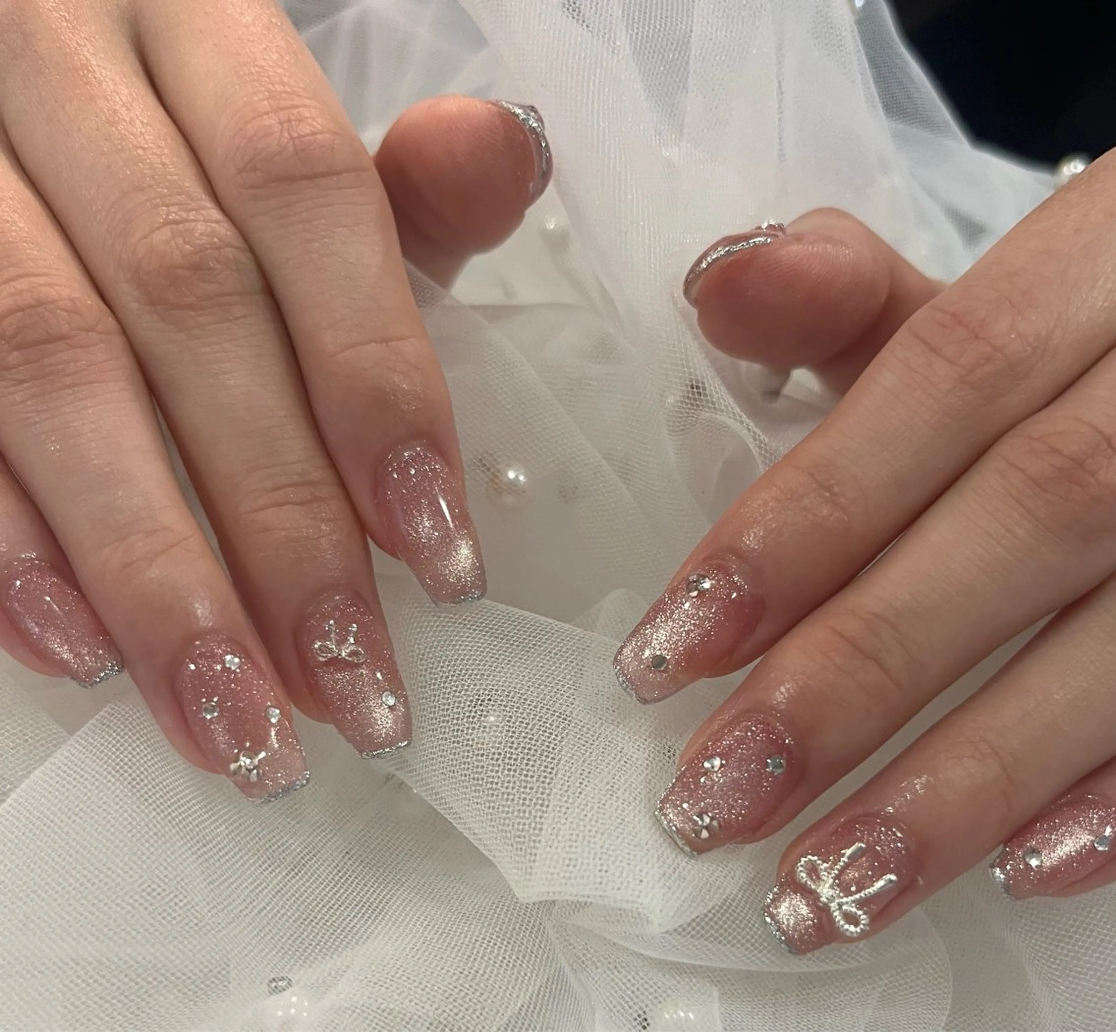 ミディアム ハンドネイル NAIL SALON FLOR所属・キラキラネイル/ 韓国ネイルMAKIのネイルデザイン