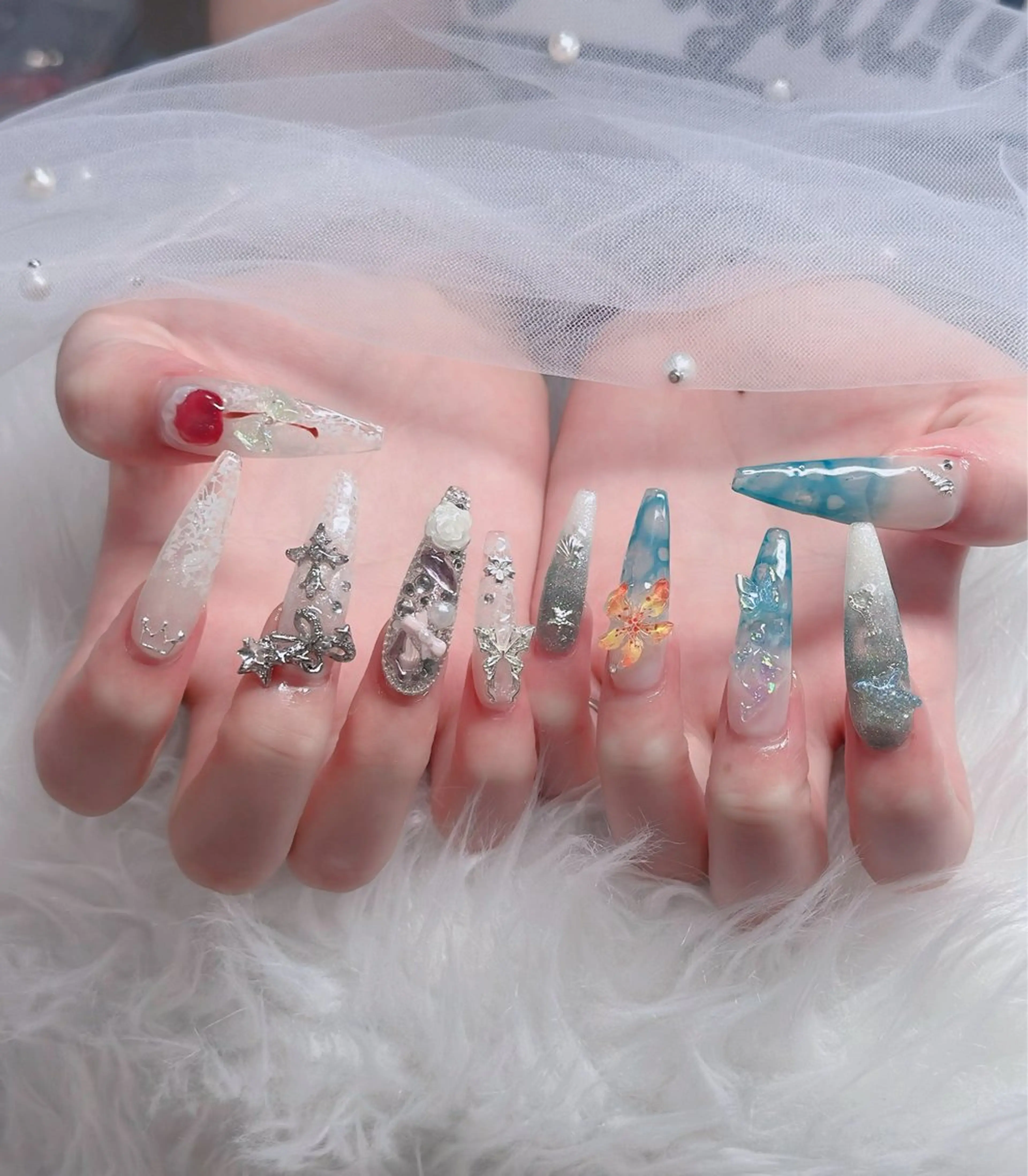 ネイル オーロラネイル フレンチネイル ジェルネイル ハロウィン 韓国ネイル ハンドネイル H.baby Nail Salonのネイルデザイン