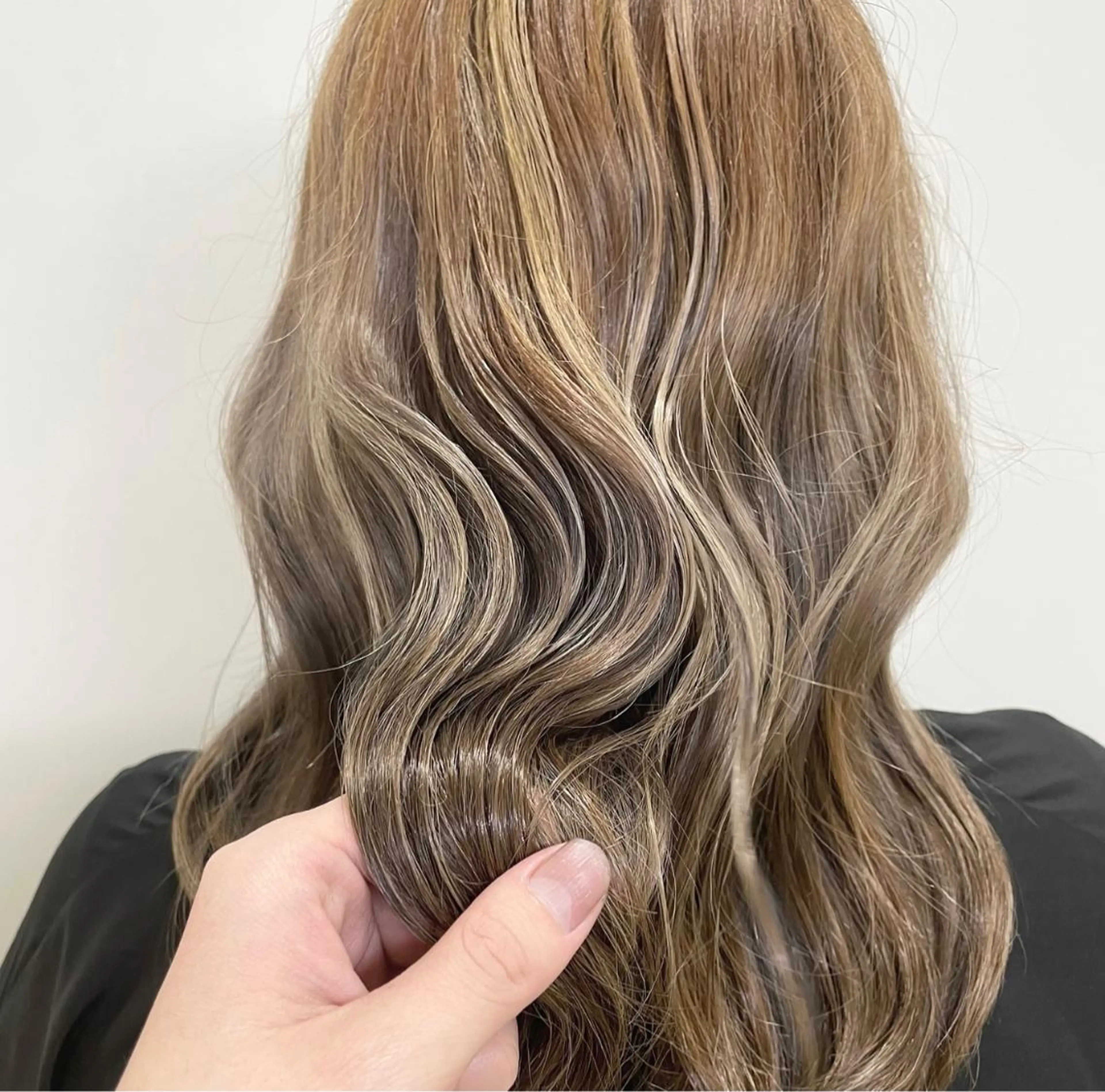 カラー ハイライトカラー 外国人風カラー ヘアカラー 小濵 美月のヘアスタイル