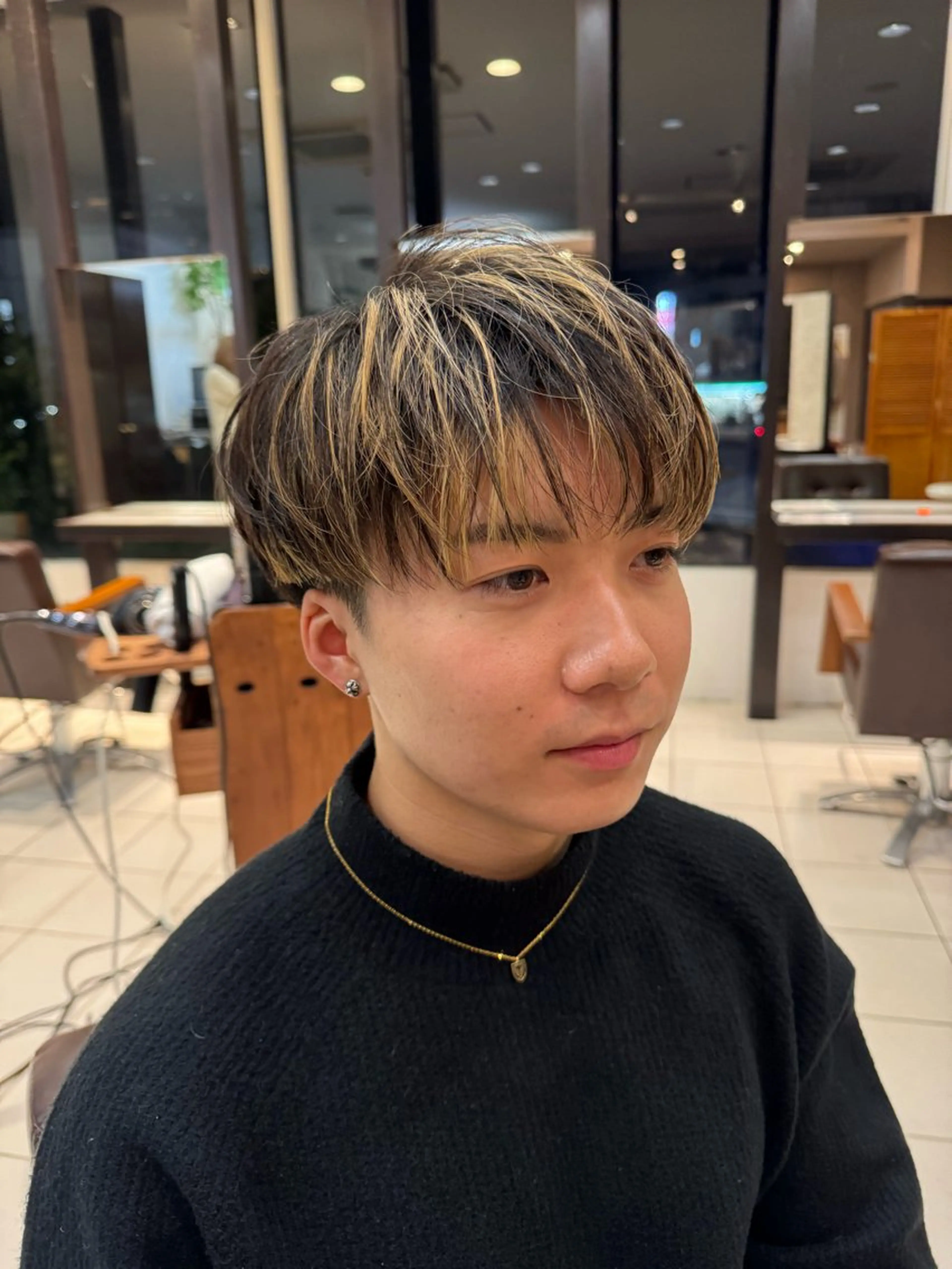 カラー メンズ メンズハイライト マッシュ ハイライトカラー カット ヘアカラー vivid所属・麻生誠 メンズ特化❤️‍🔥のヘアスタイル